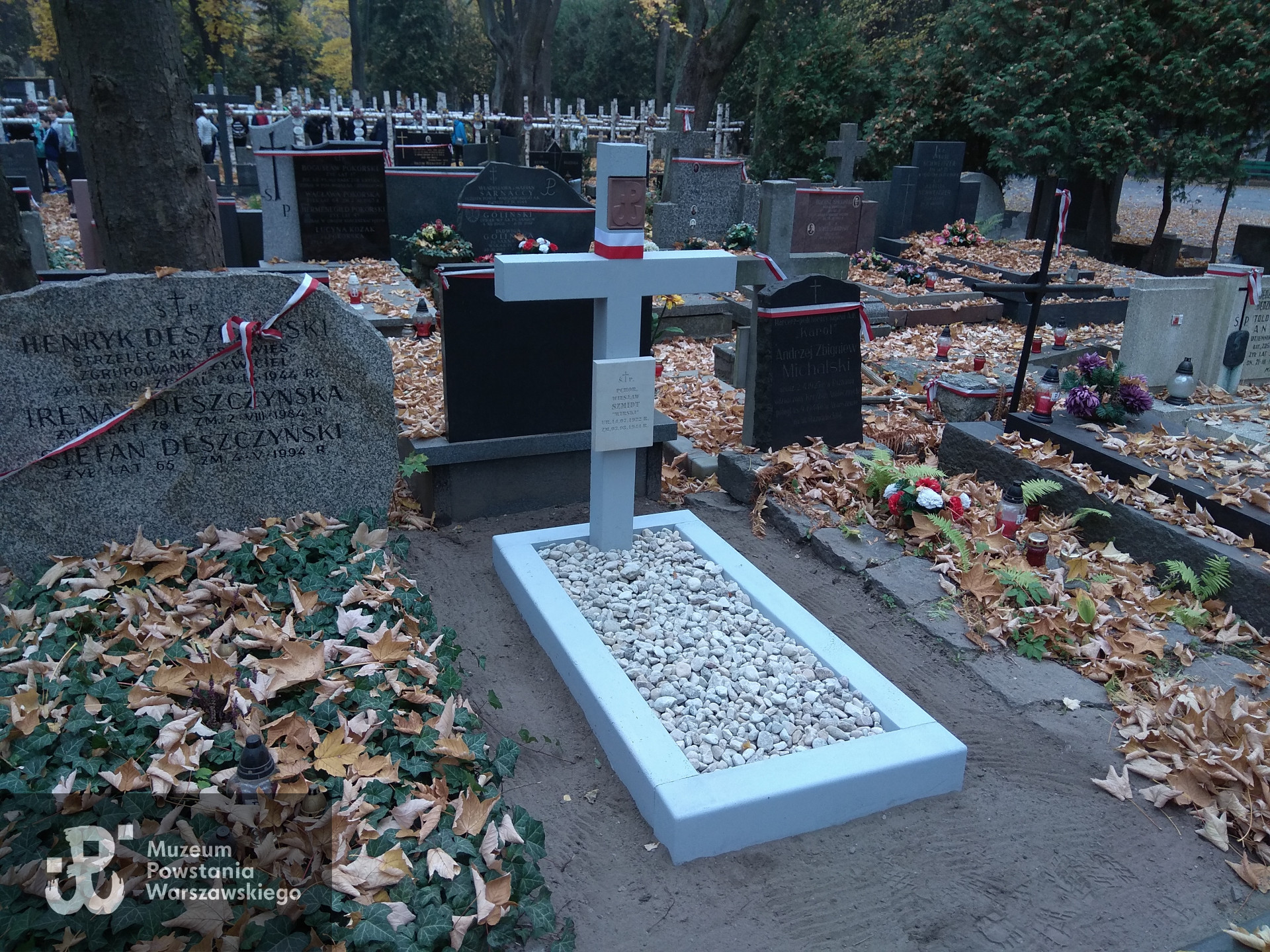 Mogiła po renowacji dokonanej przez Muzeum Powstania Warszawskiego, 10/2018. Fot. Krzysztof Mazur