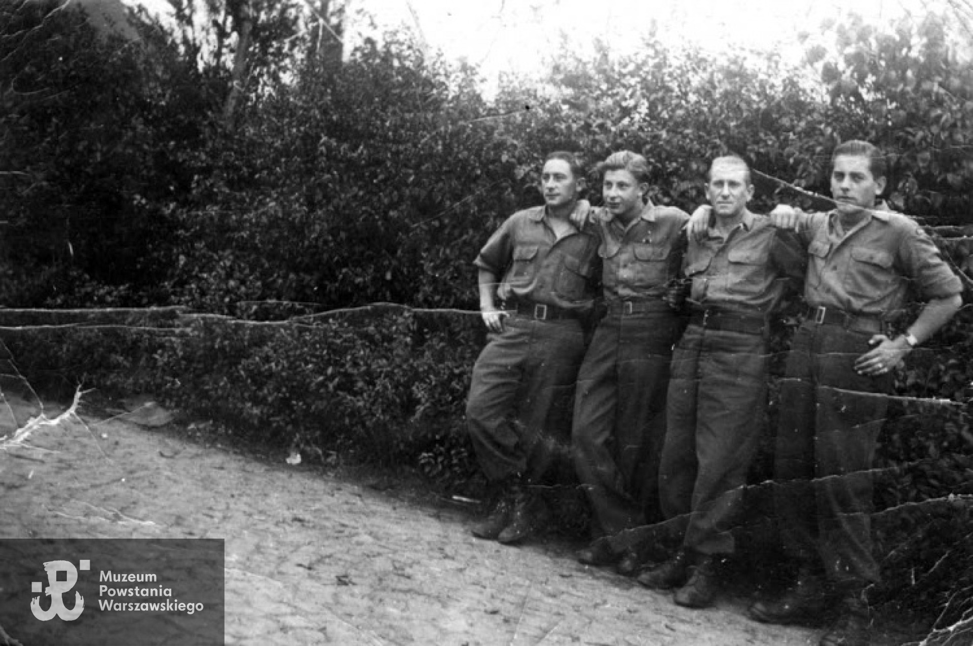 Po wyzwoleniu - Leonard Kozłowski stoi pierwszy z lewej.