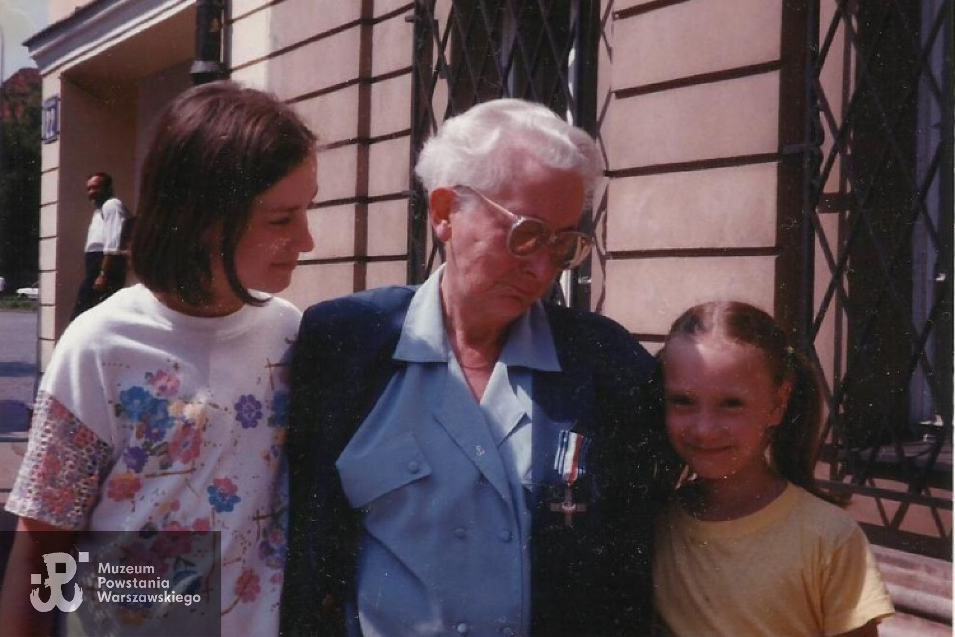 Warszawa, ul. Długa. Zdjęcie z archiwum rodzinnego córki.