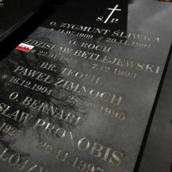 Cmentarz   Witomiński w Gdyni, kwatera 63, rząd 49, miejsce 1 - grobowiec OO. Franciszkanów. Fot. udostępniła p. Regina Grandowicz