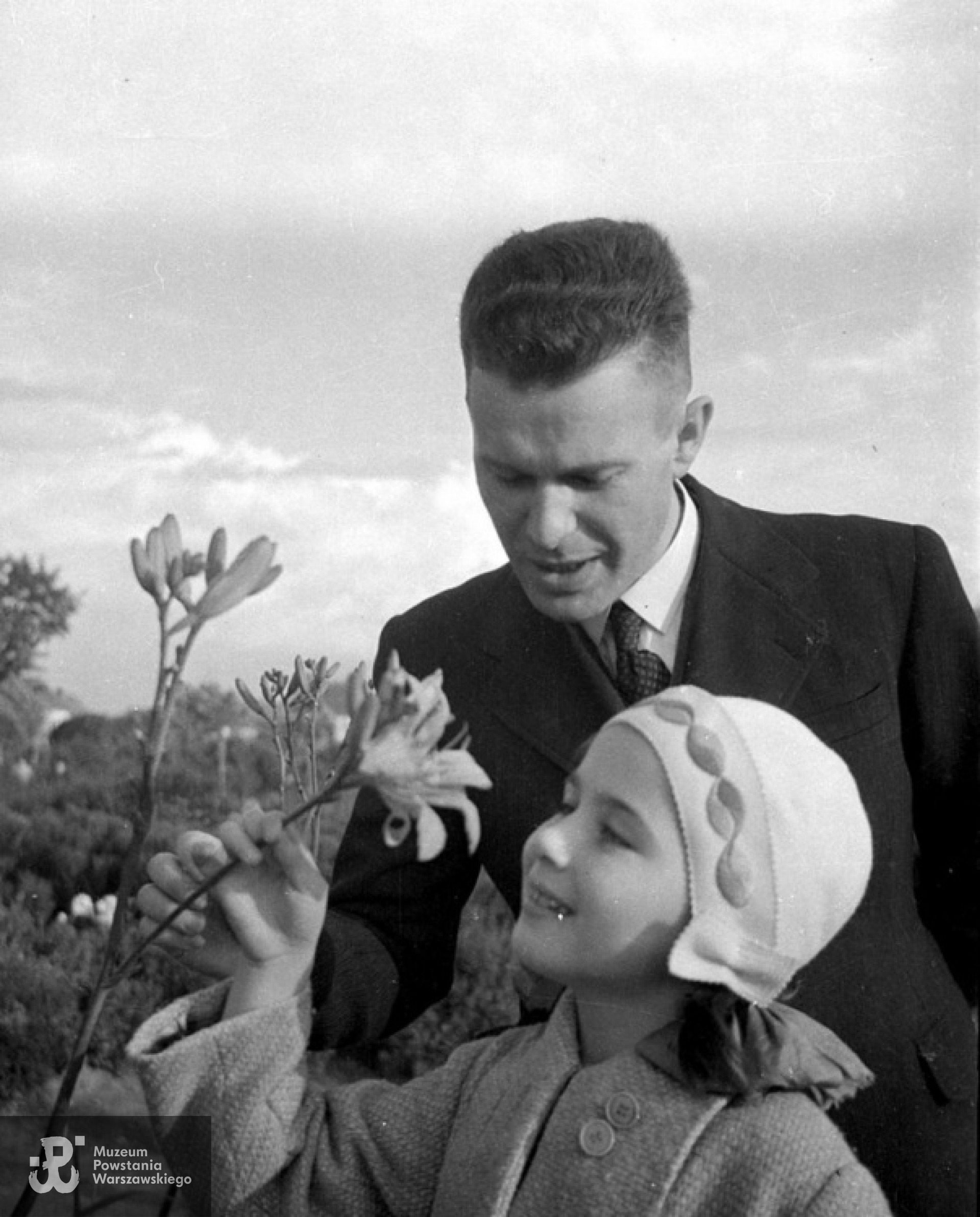 Janina Haubold-Stankowska w 1937 roku z ojcem Edwardem ( w Powstaniu nosił ps."Kuroczyski") Fot. Zofia i Piotr Glegoła - archiwum rodzinne.