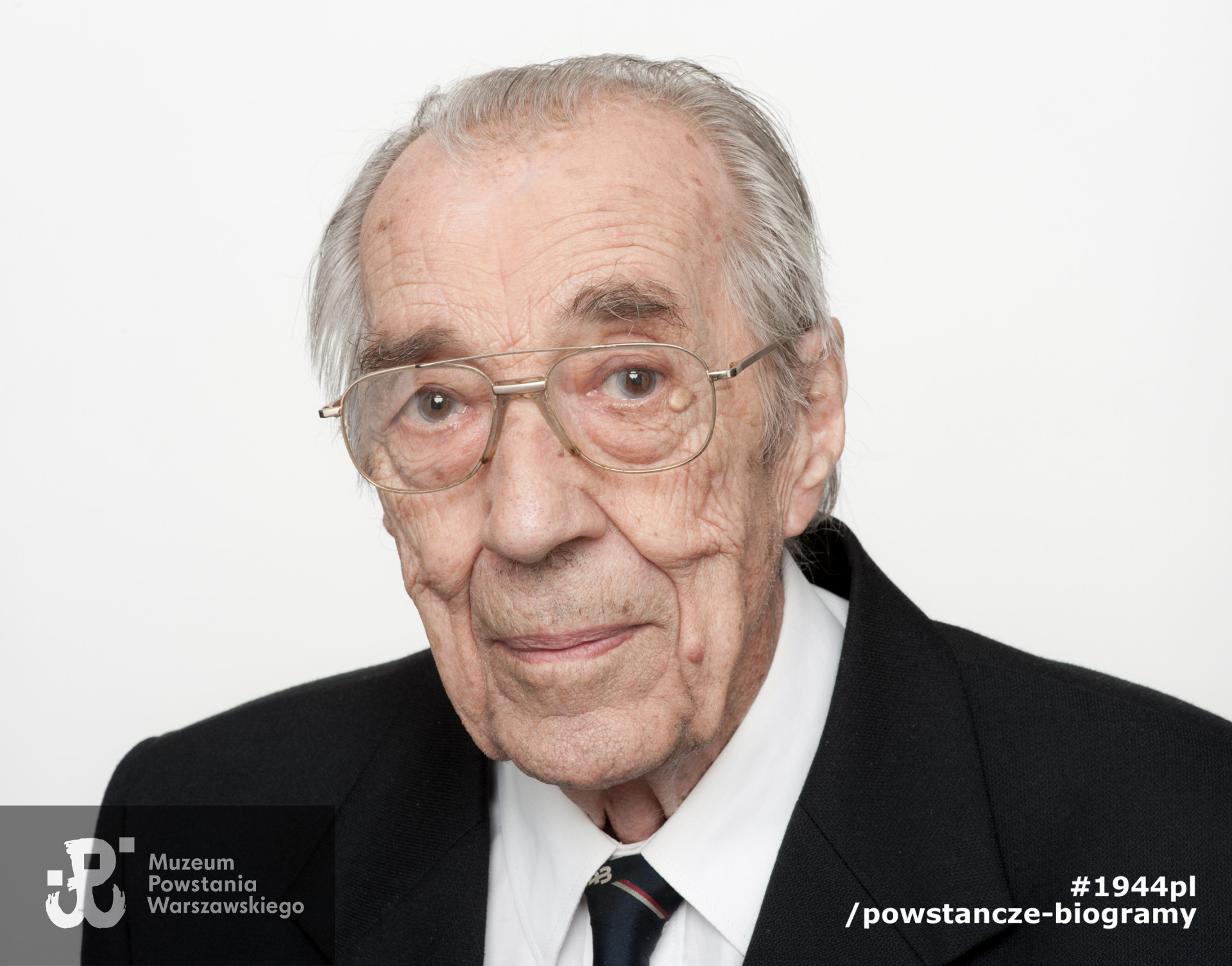 Bernard Słomski "Butrym". Zdjęcie z serii portretów Powstańców Warszawskich wykonanych w ramach projektu "1944/70/2014" realizowanego przez grupę WWPHOTO dla uczczenia 70. rocznicy wybuchu Powstania Warszawskiego. Muzeum Powstania Warszawskiego, 22.07-04.08 2013.