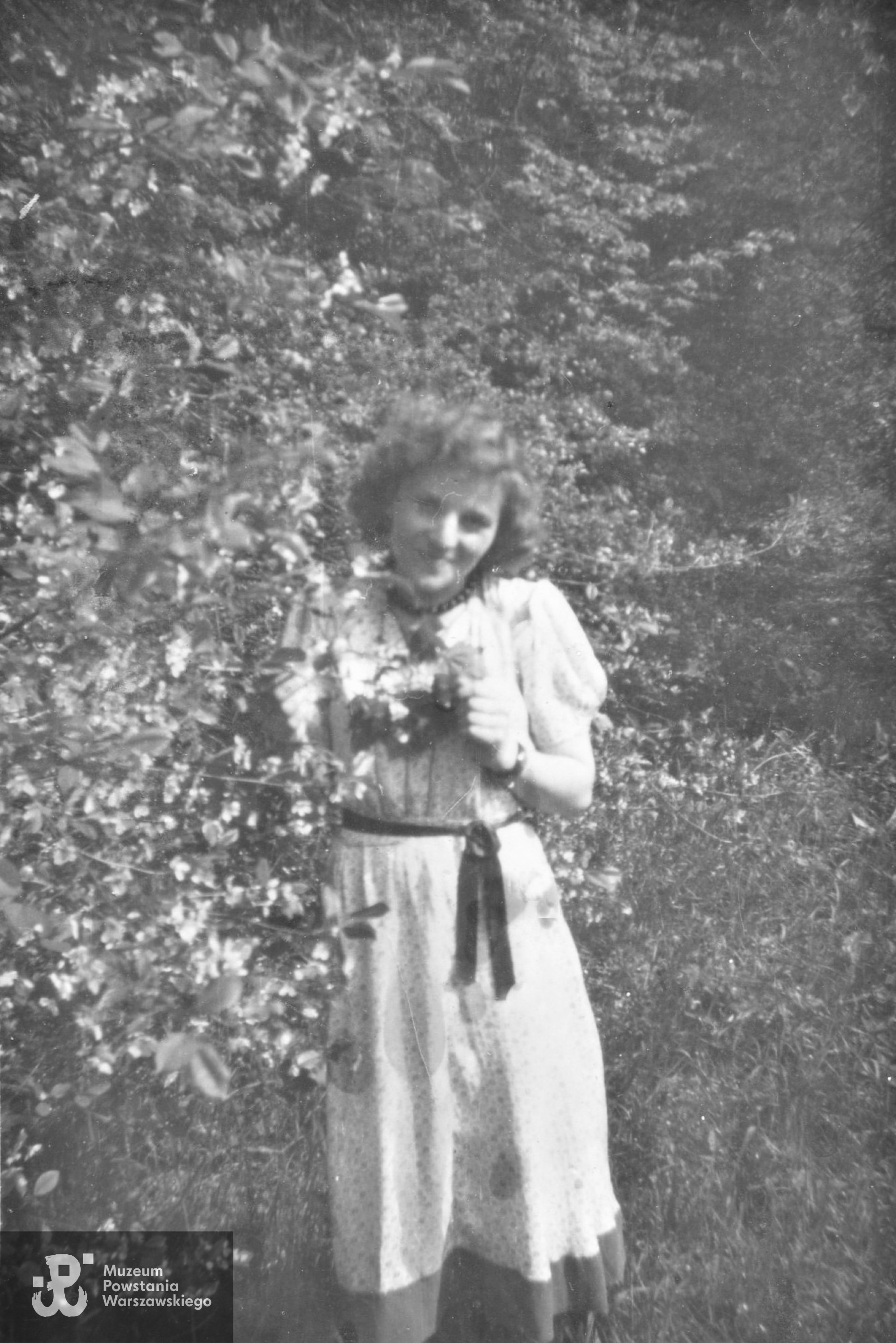 Krystyna Ossowska, na zdjęciu ok. 1940 rok. Fot. ze zbiorów rodzinnych p. Krystyny Ossowskiej-Cypryk. Skany wykonano w Dziale Kombatanta MPW