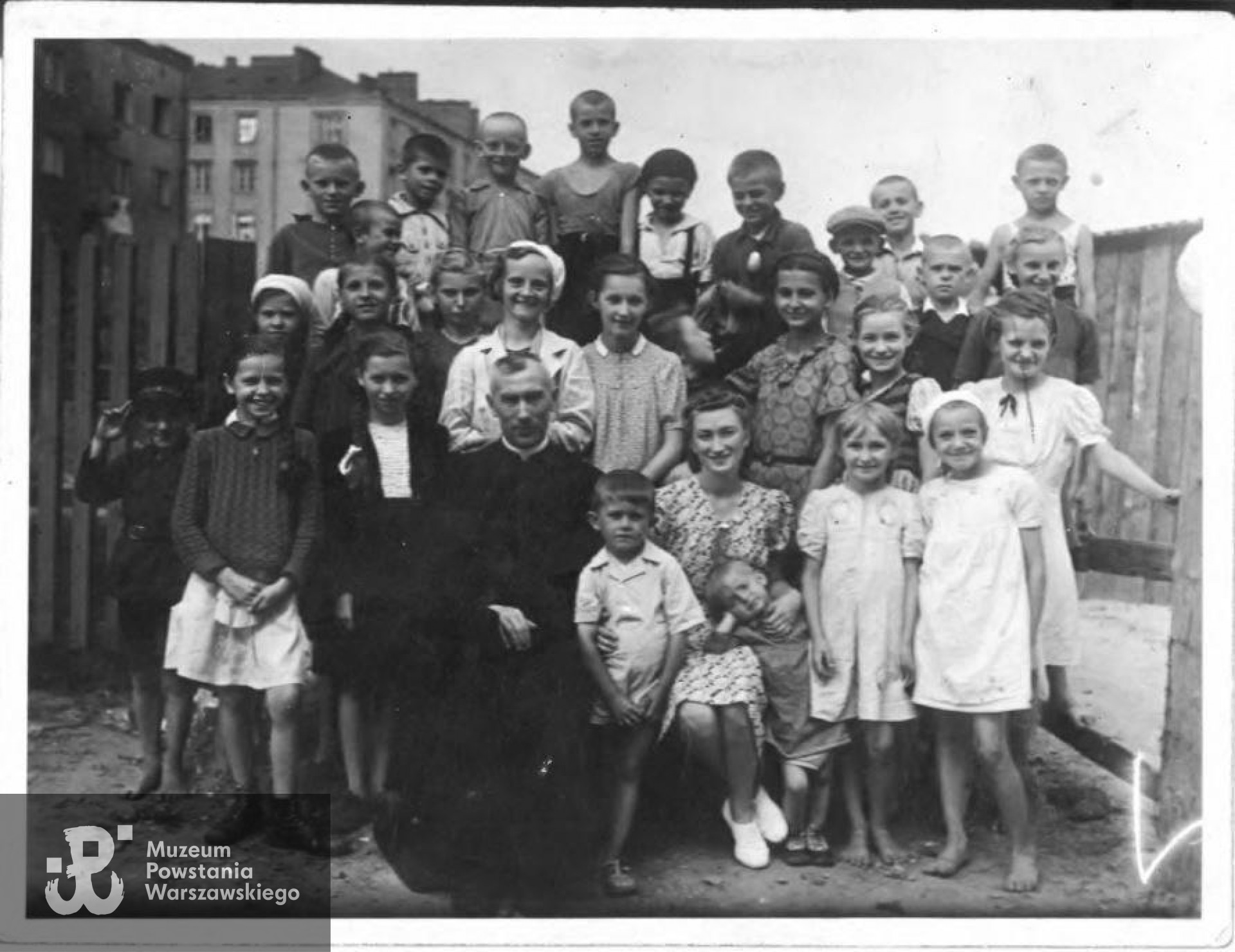 Okres okupacji niemieckiej - rejon Kawęczyńskiej. Zbiory rodzinne, udostępnił p. Wojciech Czerwiński, syn Franciszki Trafisz (Czerwińskiej).