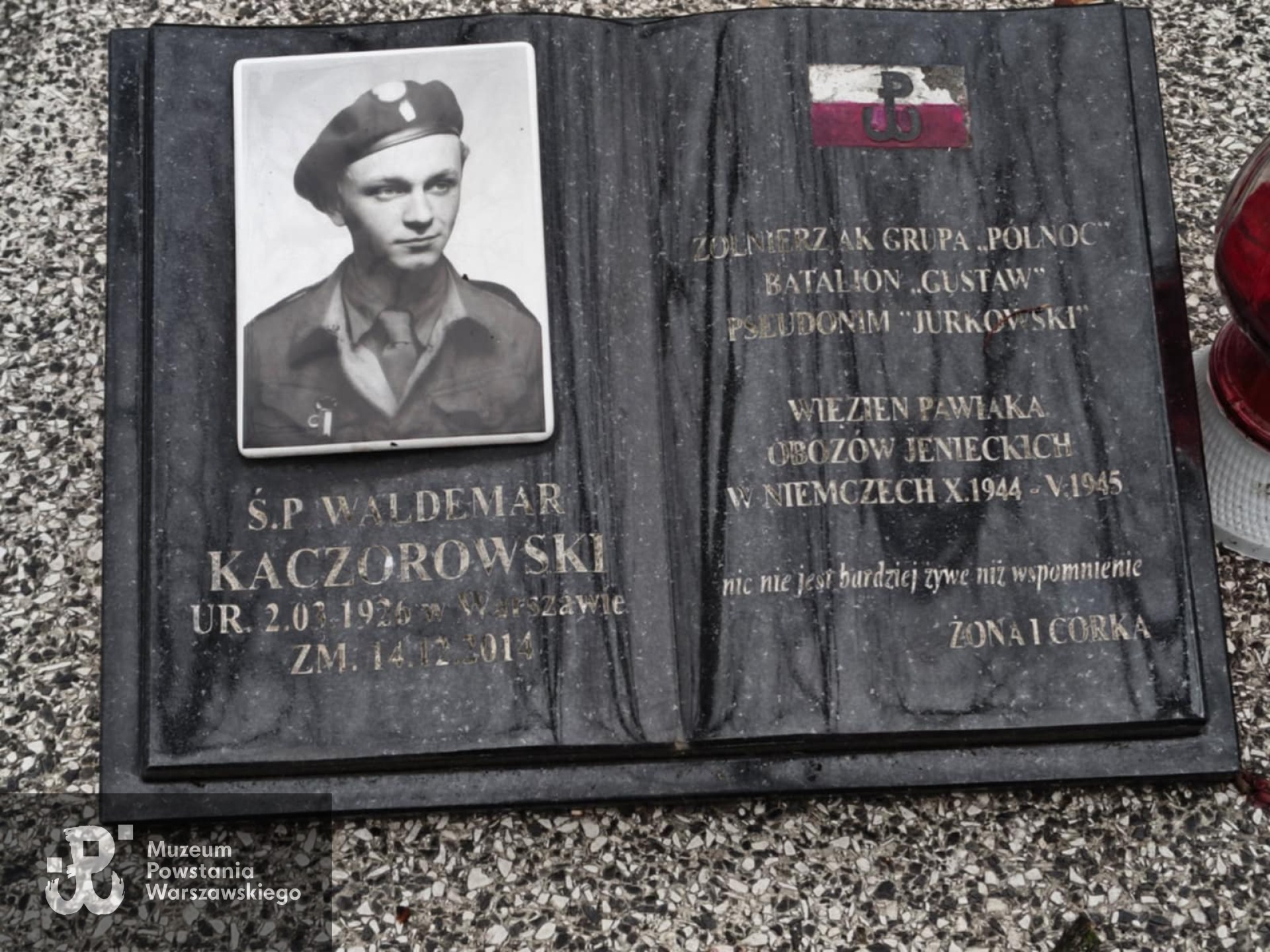 Grób rodzinny Kaczorowskich, Cmentarz  Powązkowski w Warszawie  (Stare Powązki),  kwatera  299 A-1-8, listopad 2025. Fot. udostępnił p. Waldemar Piekarczyk