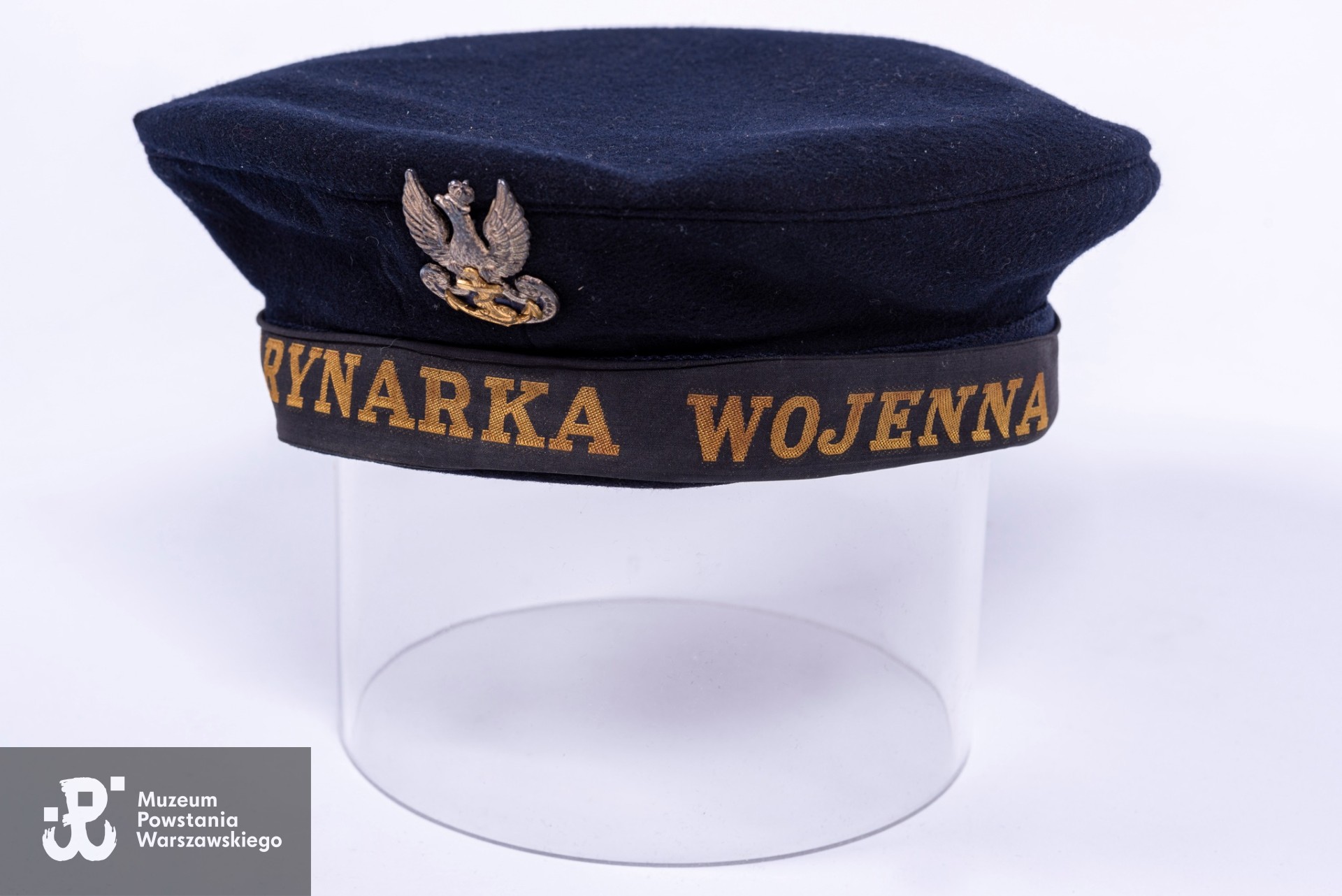 Kobieca czapka Pomocniczej Morskiej Służby Kobiet należąca do Zofii A. Siemaszko-Proszek ps. Hanka,  uczestniczki Powstania Warszawskiego, fot. Muzeum Marynarki Wojennej w Gdyni/www.gdynia.pl
