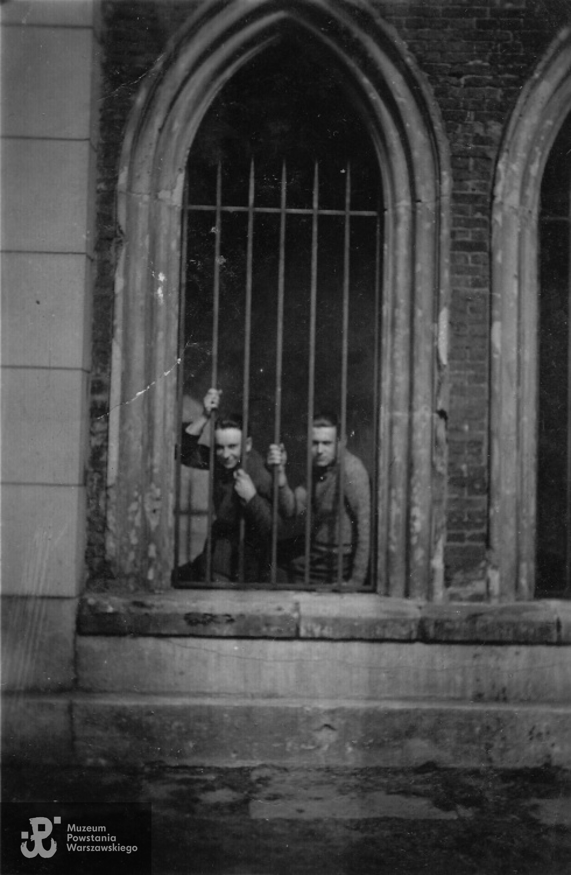 Park Traugutta, wiosna 1942 r. - Jan Wojtyra po prawej