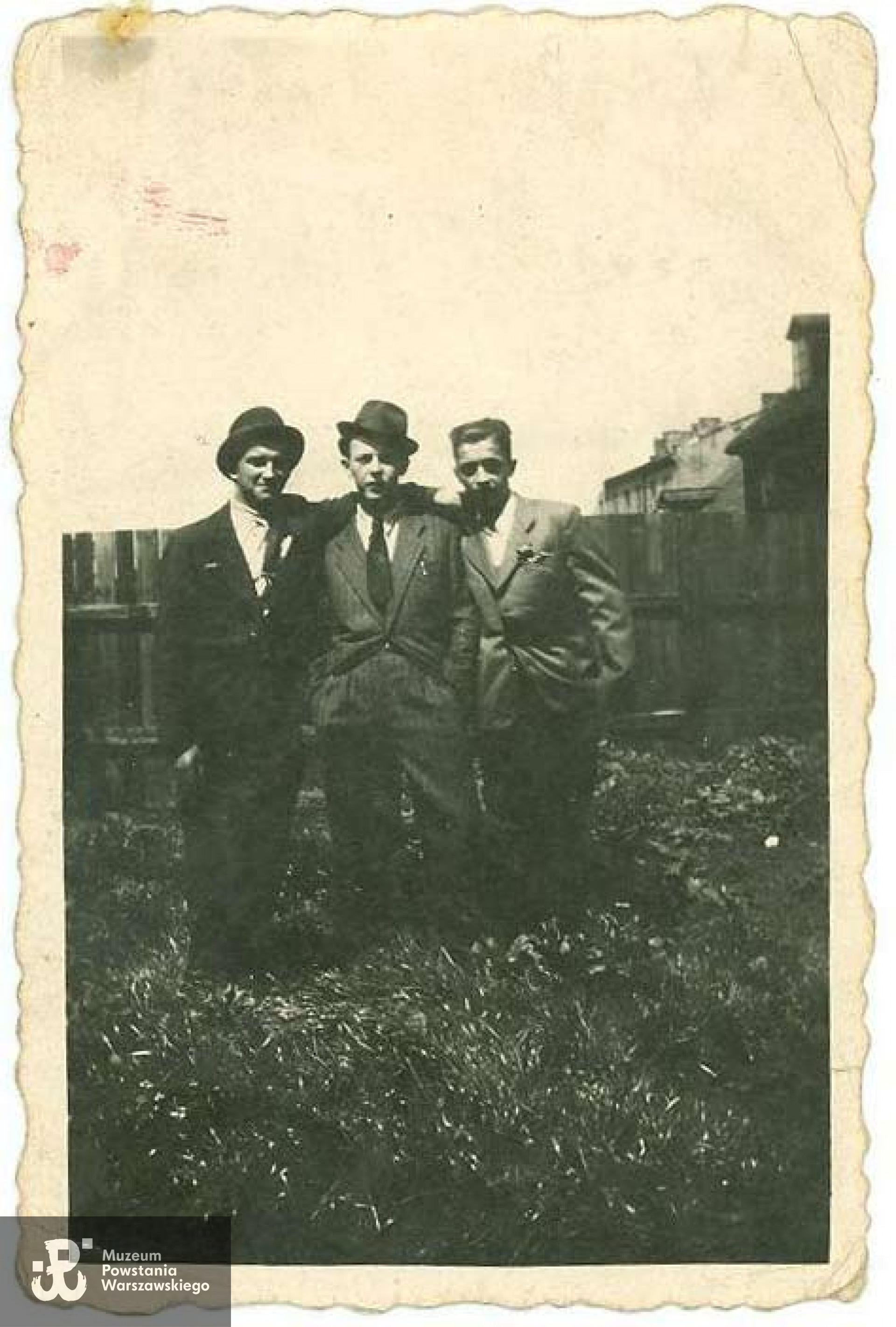 Stanisław Ojrzyński - stoi w środku (w kapeluszu)