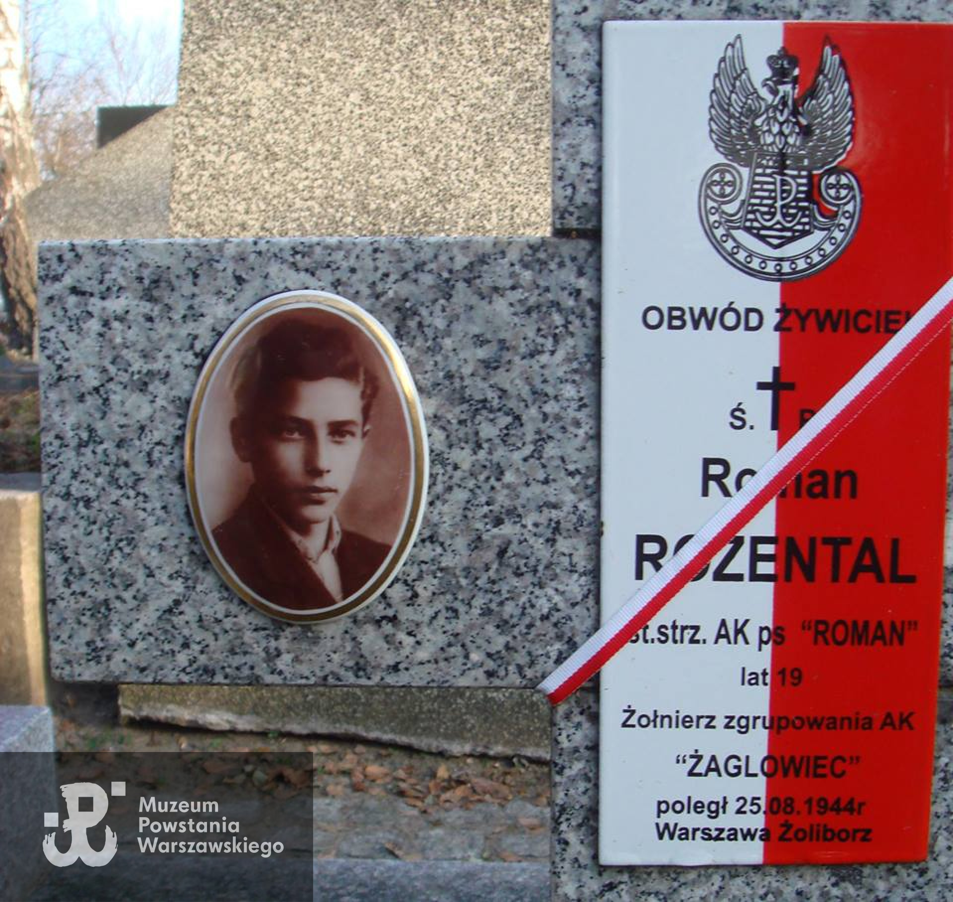  Cmentarz Parafialny w Pruszkowie przy ul. Kraszewskiego 23, sektor  P2, rząd W, grób 22