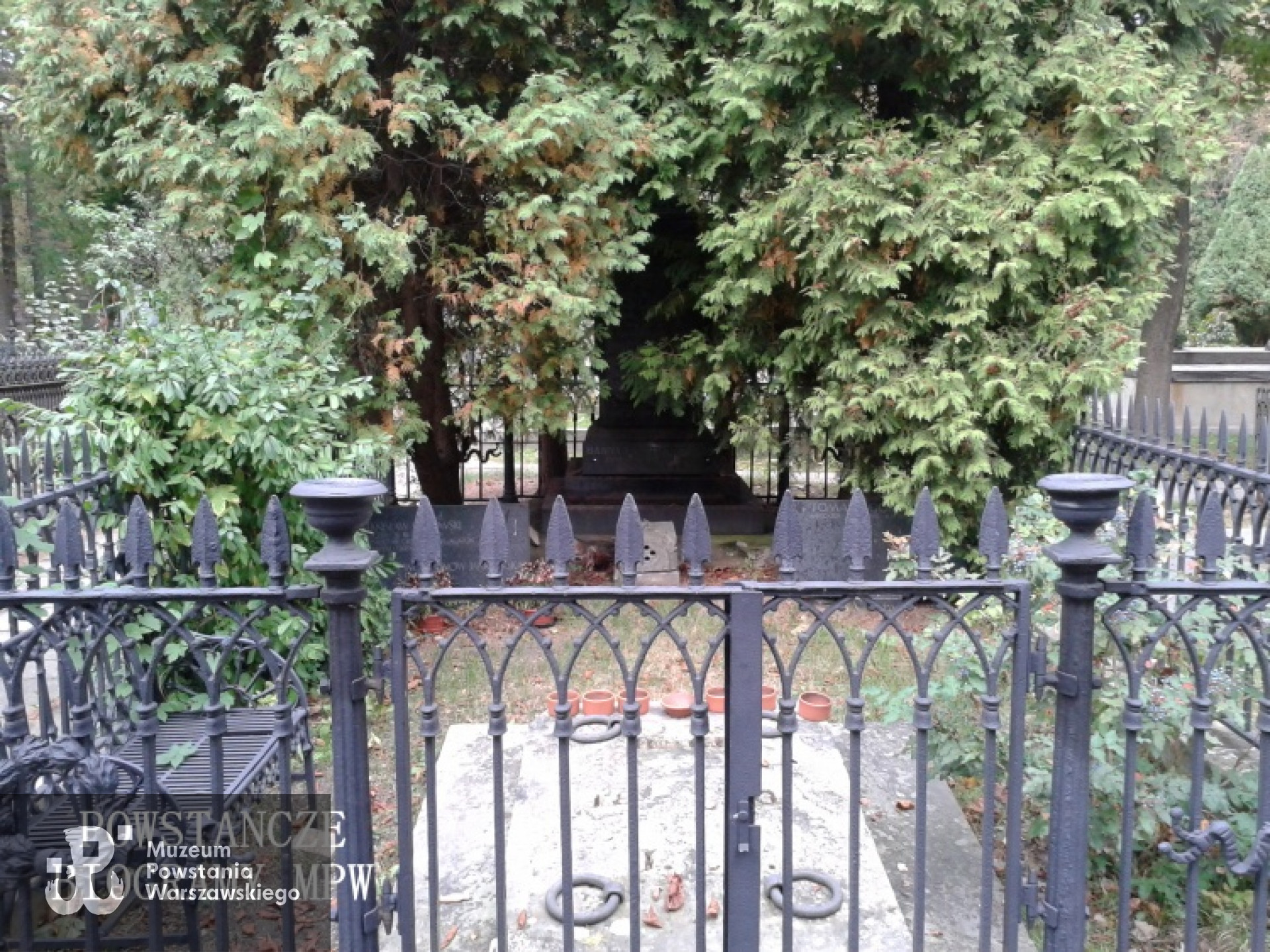 Mogiła Stanisława Jankowskiego i  jego żony Hanny z Woyzbunów Jankowskiej Fot. Mariusz Skroński. Fot. Mariusz Skroński