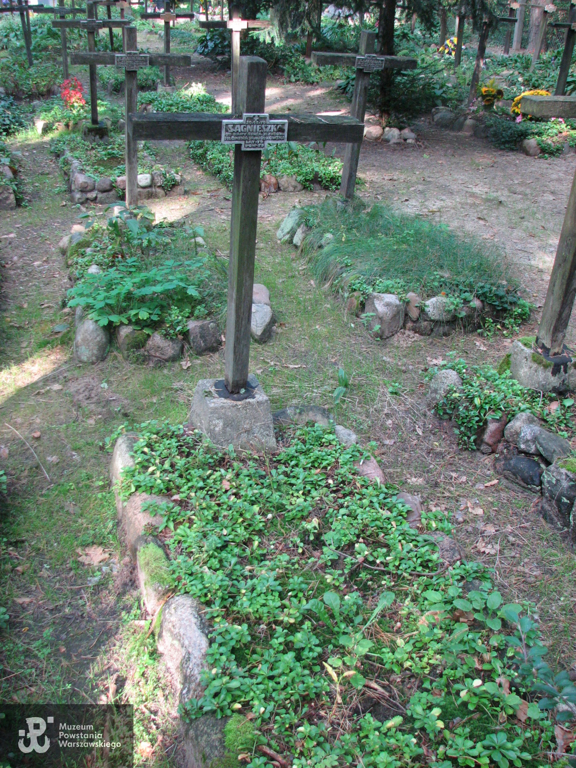 Mogiła Siostry Agnieszki (s. Filomeny Jamiołkowskiej) na cmentarzu przy Zakładzie dla Niewidomych w Laskach. Fot. <i>www.cmentarzwlaskach.pl</i>