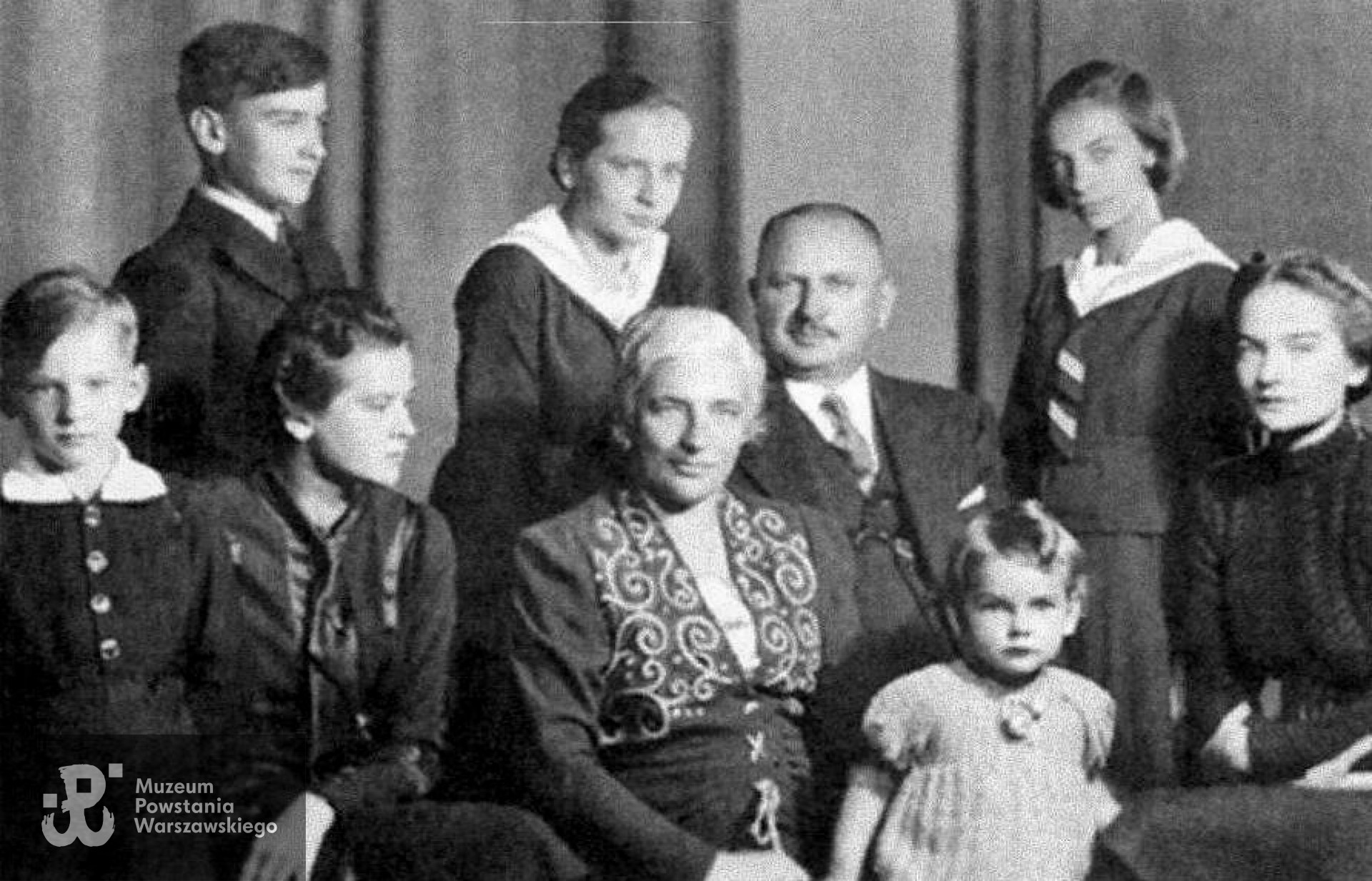  Cecylia i Stefan Radajewscy z dziećmi - Włodzimierzem, Marią i Romaną. 1938 rok. Fot. materiały do Słownika Uczestników PW - Pokój Kombatanta