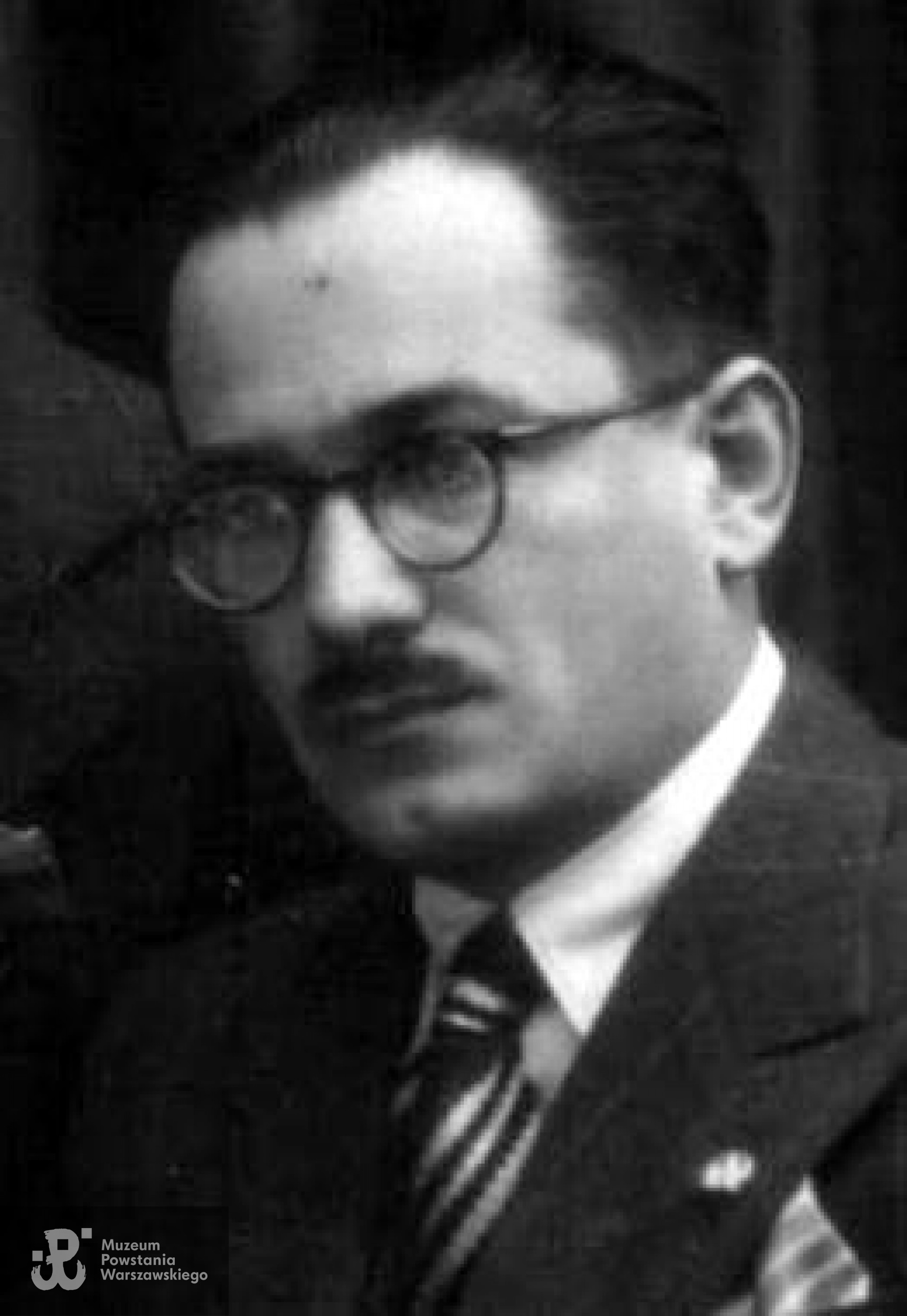 Bolesław Antoni Tarchalski (1905-1979).  Fot. ze zbiorów rodzinnych,  źródło <a href =  https://sites.google.com/site/poczet21wdh/home/t/tarchalski-boleslaw> Poczet 21 WDH, biogram: Tarchalski Bolesław Antoni </a>