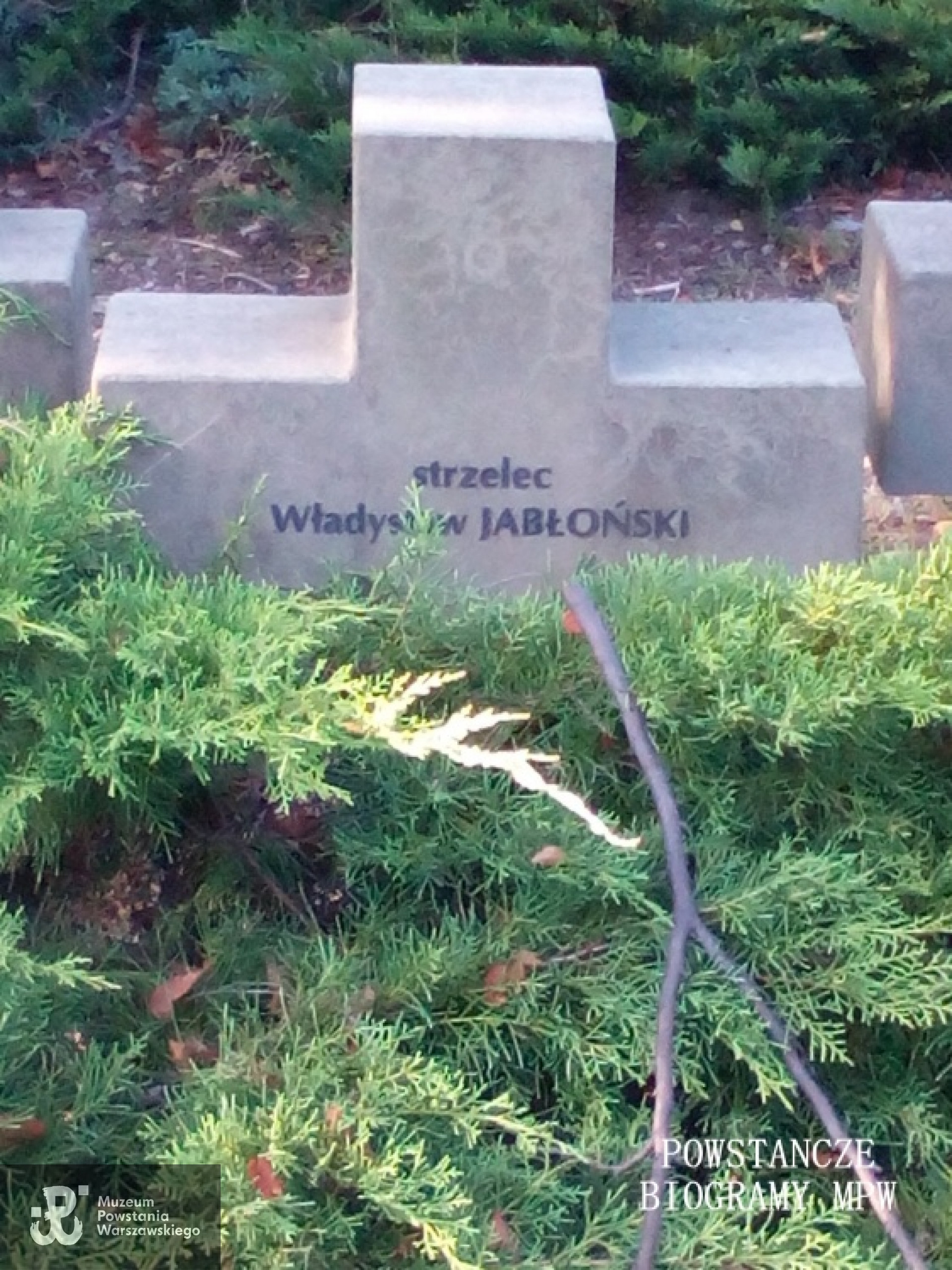 Mogiła strz. Władysława Jabłońskiego na Cmentarzu Wojennym w Budach Zosinych. Fot. Mariusz Skroński