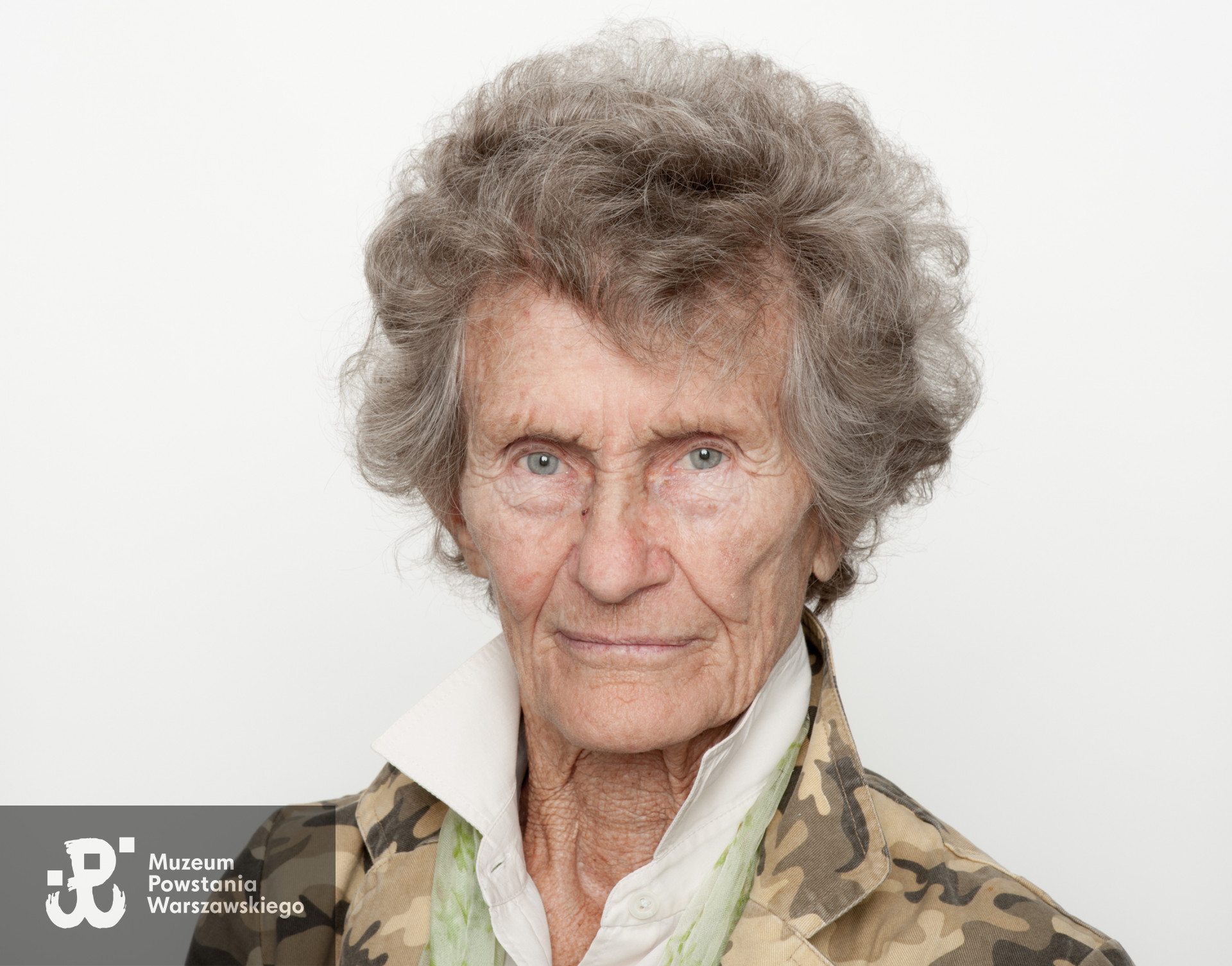 Barbara Grocholska-Kurkowiak. Zdjęcie z serii portretów Powstańców Warszawskich w ramach projektu "1944/70/2014" realizowanego przez grupę WWPHOTO dla uczczenia 70 rocznicy wybuchu Powstania Warszawskiego. Muzeum Powstania Warszawskiego, 22.07-04.08 2013.