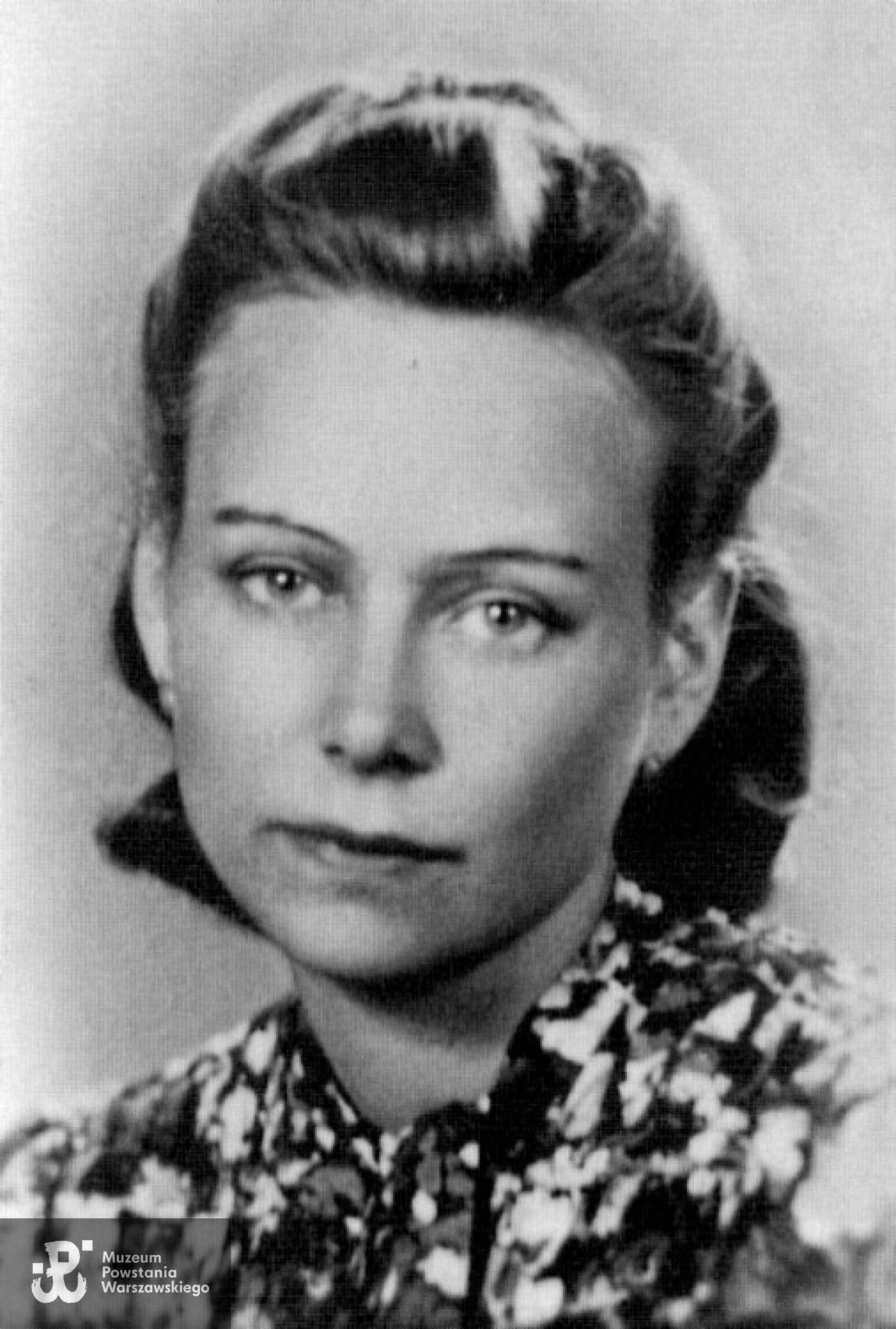 Halina Donimirska ps.”Halszka” - zdjęcie z lipca 1944 roku.  Fot. AR MPW