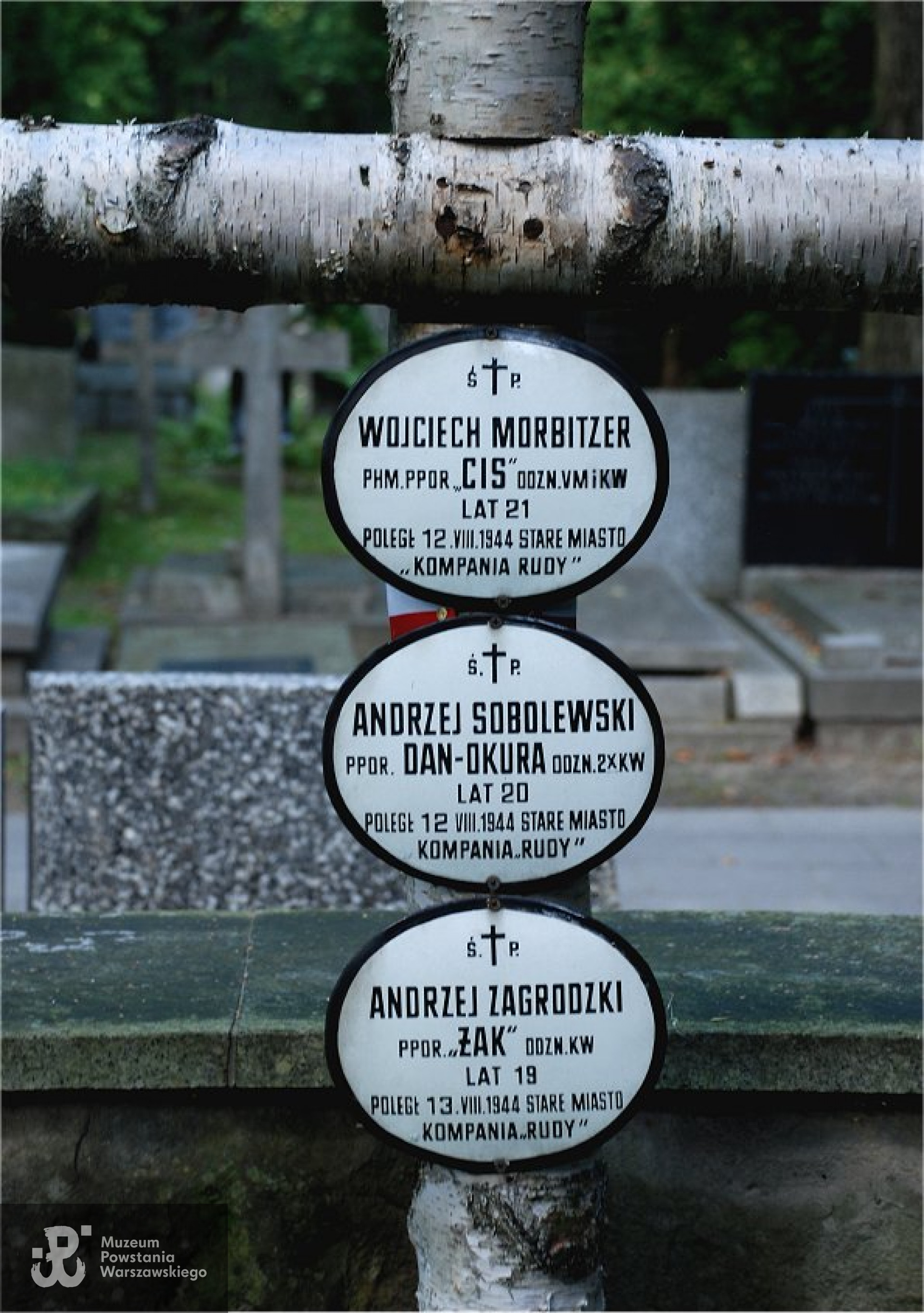 Grób Wojciecha Morbitzera, Andrzeja Sobolewskiego i Andrzeja Zagrodzkiego na Powązkach Wojskowych w Warszawie. Źródło fot. - Wikimedia Commons - domena publiczna