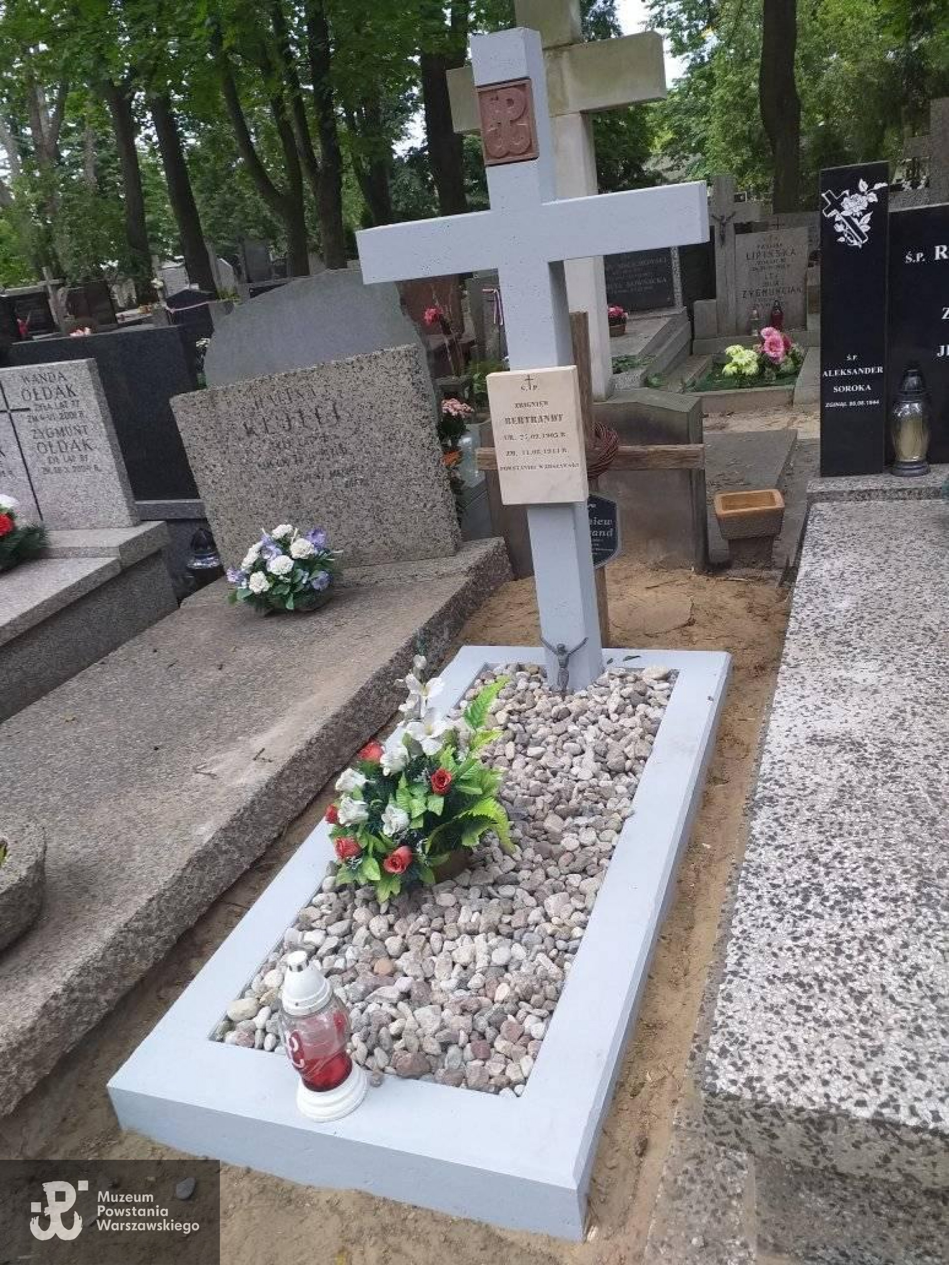 Mogiła po renowacji - 2020 rok. 