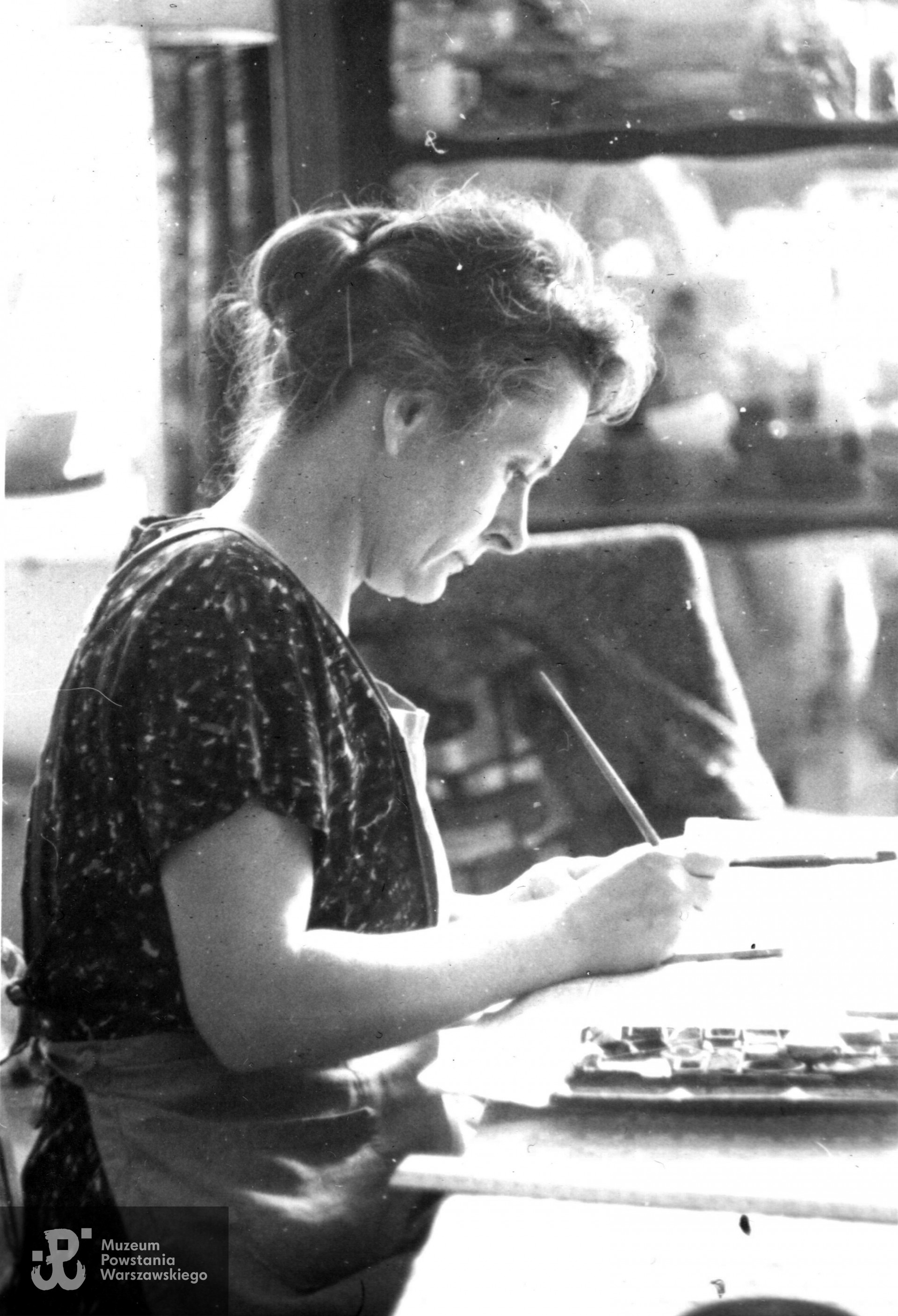 Wanda Zalewska przy pracy, lata 70-te XX w. . Fot. ze zbiorów rodzinnych, udostępnił p. Paweł Zdun