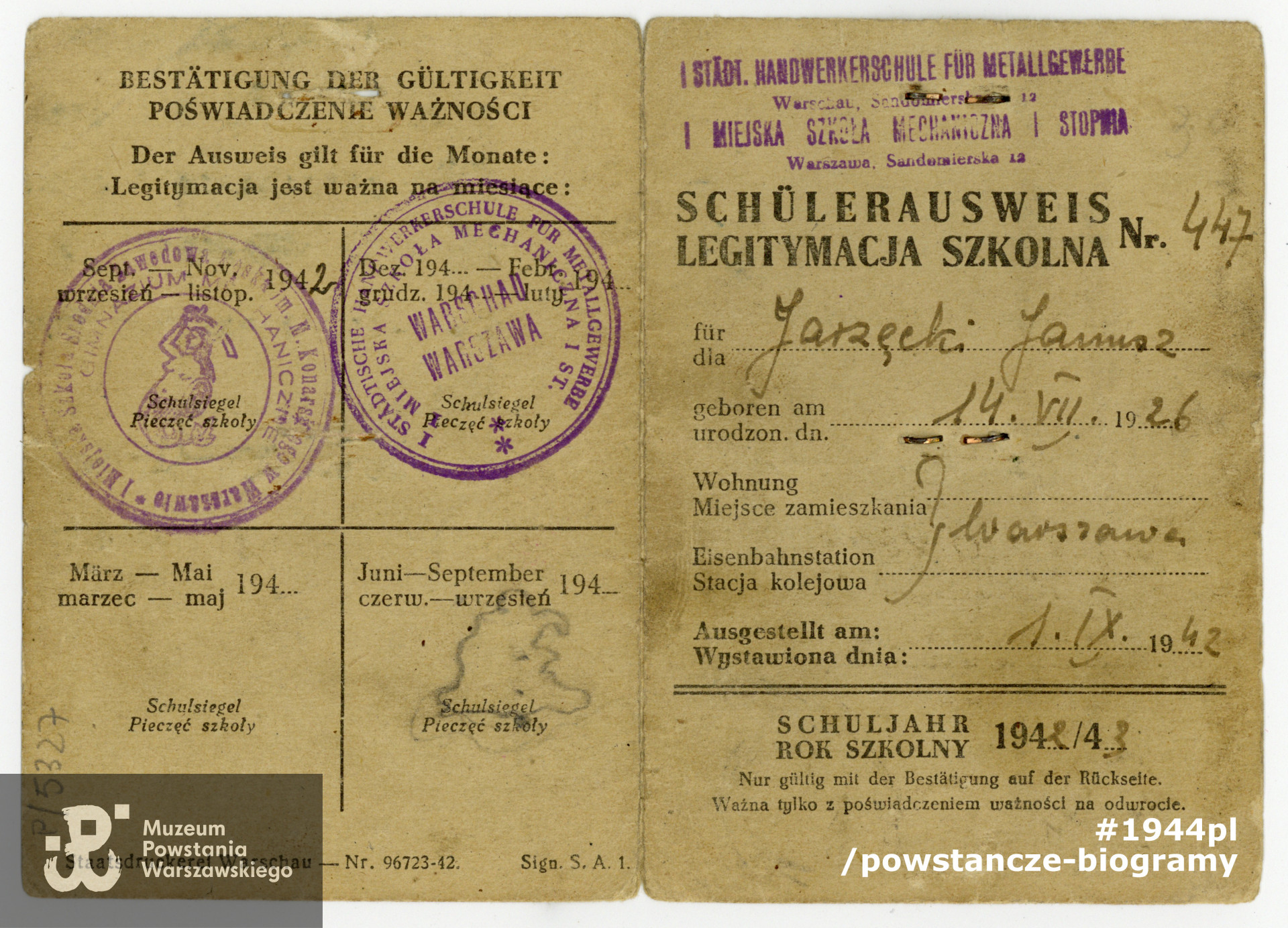 Należąca do Janusza Jarzęckiego legitymacja szkolna (Schülerausweis)  z okresu okupacji niemieckiej. Ze zbiorów Muzeum Powstania Warszawskiego, sygn. P/5327/07, dar  p. Janusza Bonawentury Jarzęckiego.
