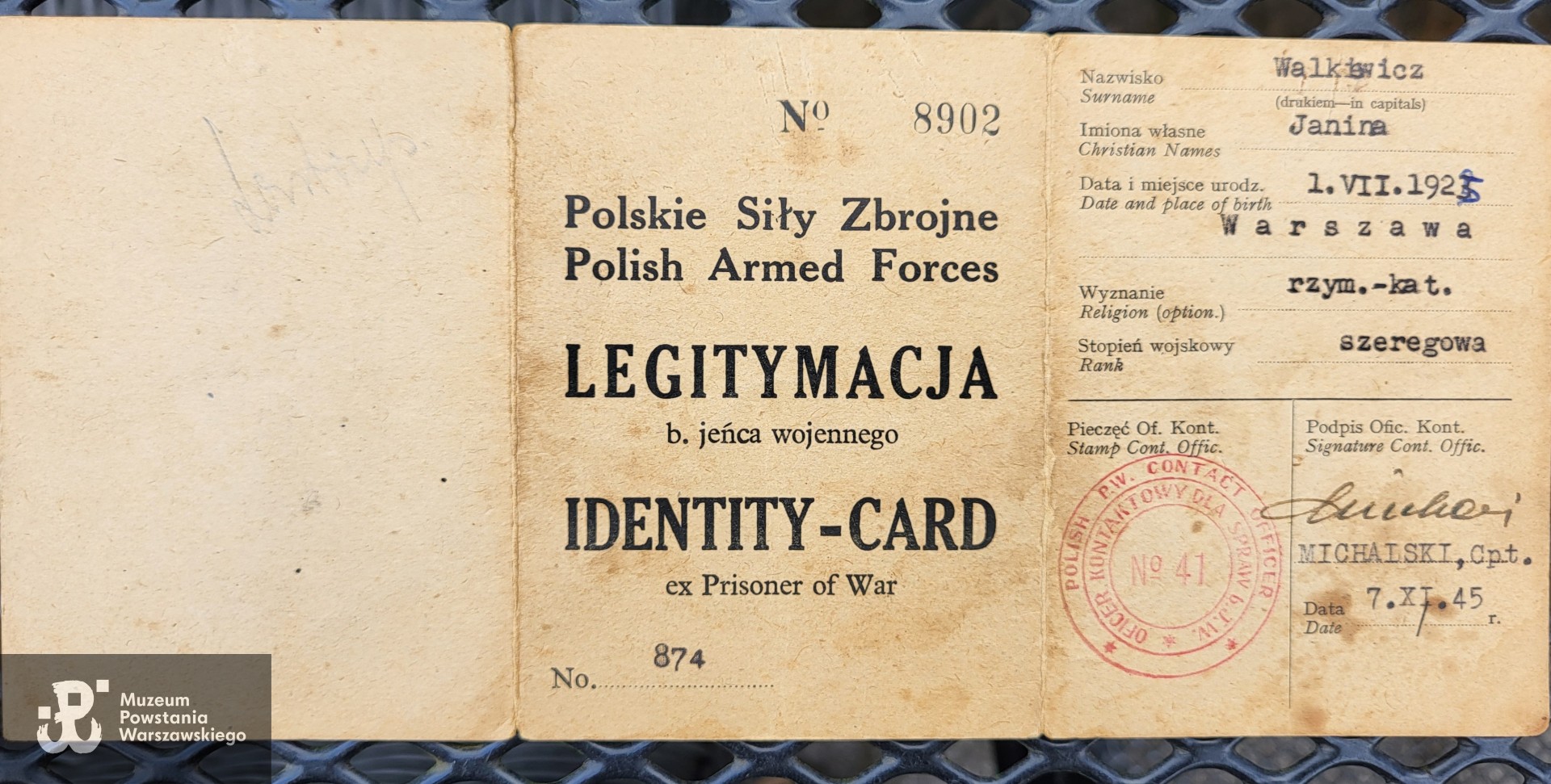 Należąca do Janiny Walkiewicz legitymacja byłego jeńca wojennego. Zbiory rodzinne, fot. nadesłał p. Jan Mucharowski, syn.
