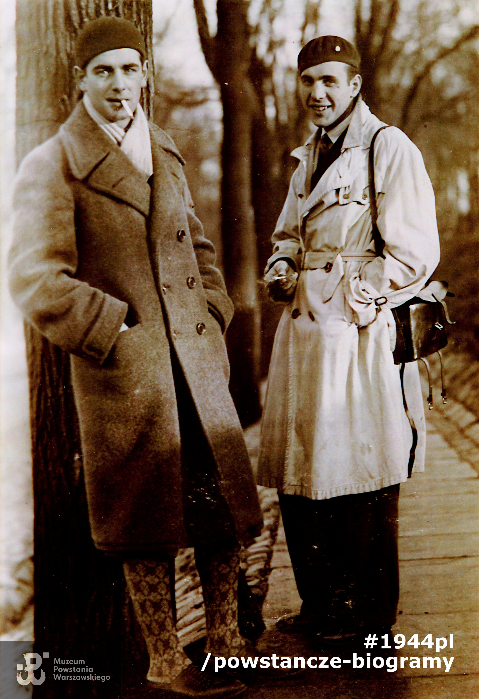 Lata 30-te XX w. Edward (stoi z prawej strony) z przyjacielem (NN). Fot. z archiwum rodzinnego p. Hanny Terpiłowskiej