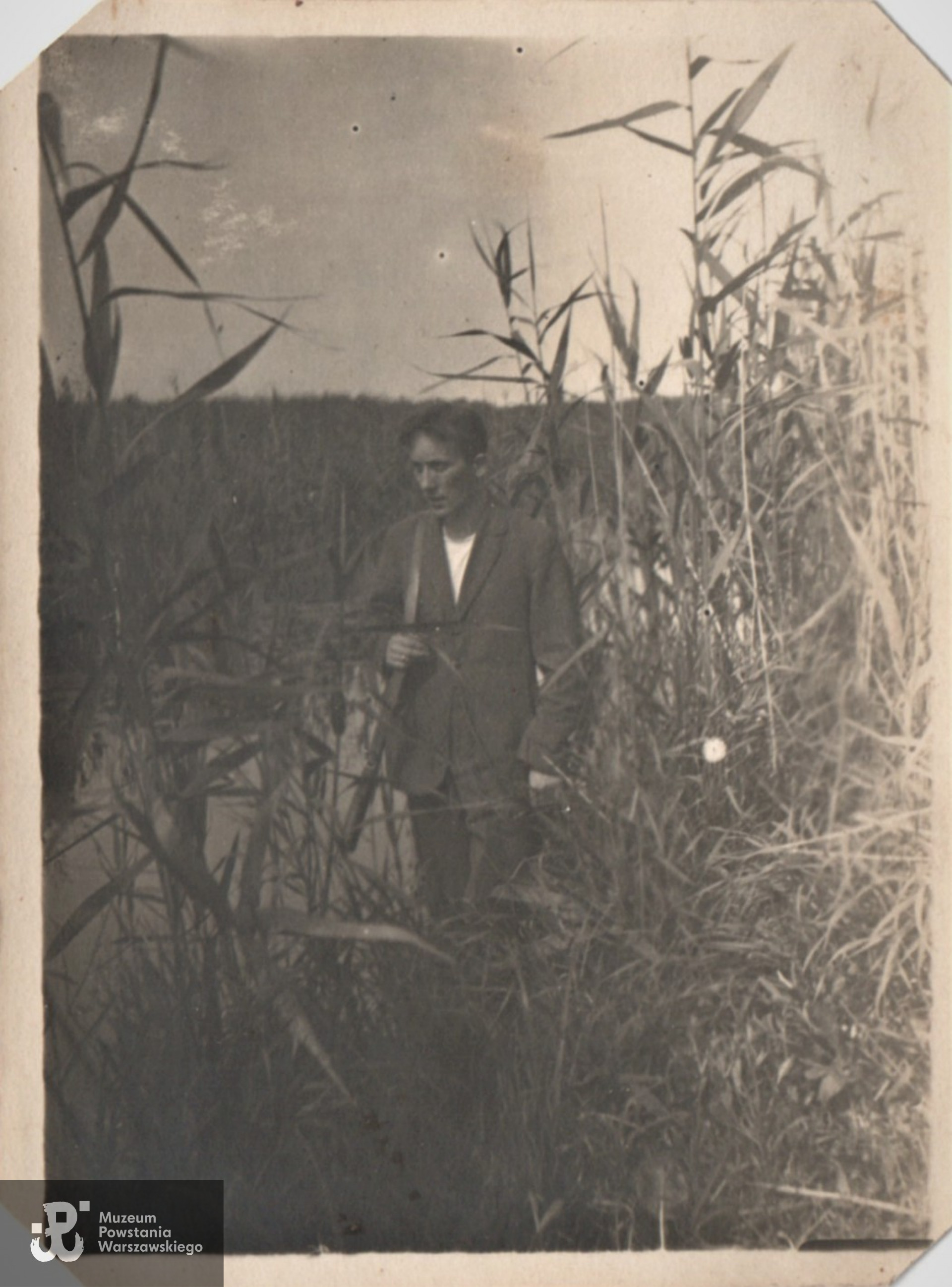 Mieczysław Tyll ps. Motyl (1899-1944) na polowaniu, data wykonania zdjęcia nieznana. Fot. z archiwum rodzinnego udostępnił p. Włodzimierz Zbiniewicz, wnuk Powstańca