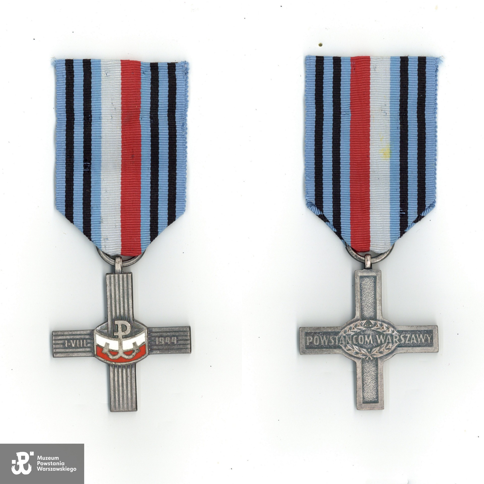 Warszawski Krzyż Powstańczy przyznany pośmiertnie por. Hieronimowi Wojciechowskiemu ps. Kurzawa. Ze zbiorów Muzeum Powstania Warszawskiego, sygn. P/9993, dar p. Marii Magdaleny Janiczek