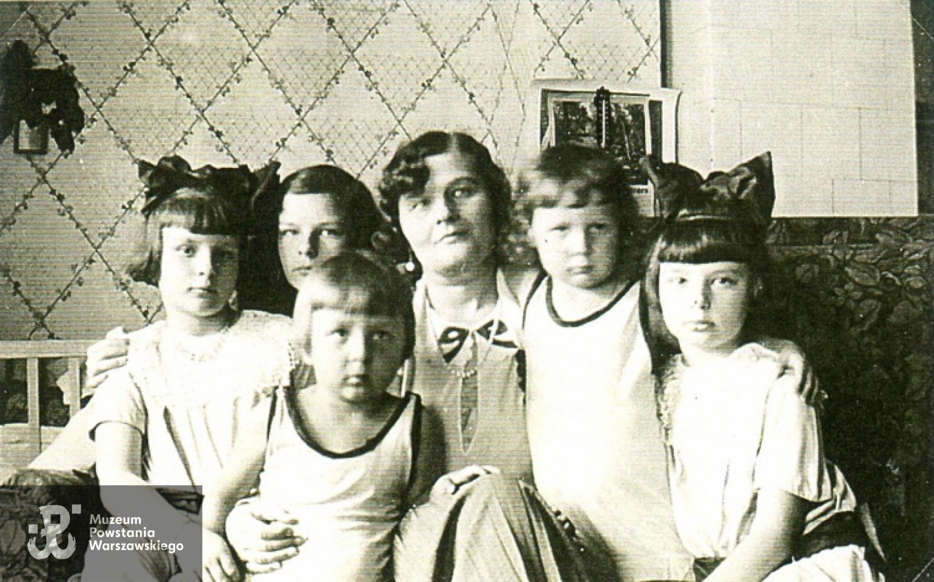 Rodzina Psarskich. Kościan, początek lat 30-tych. Zbiory Marii Chełkowskiej z Psarskich.