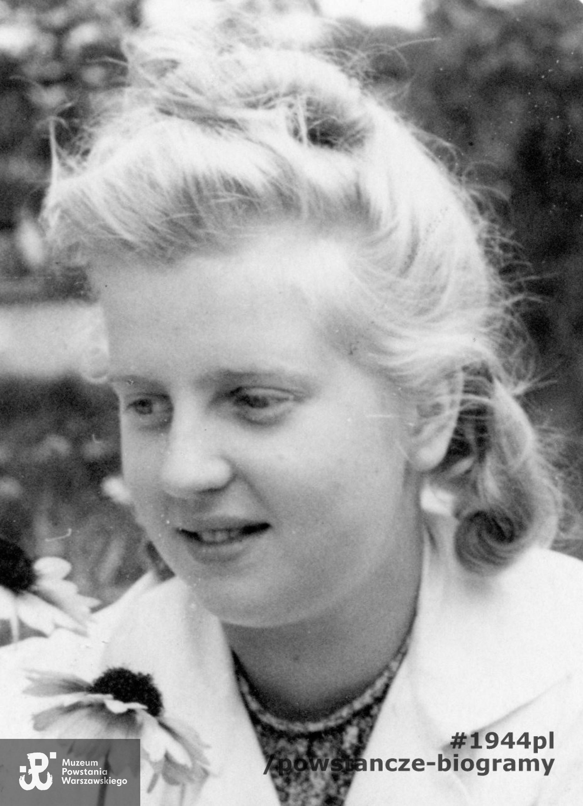 Maria Garbowska przed wybuchem Powstania Warszawskiego - Bielany, 1944 rok. Fot. ze zbiorów rodzinnych p. Joanny Kozłowskiej, córki