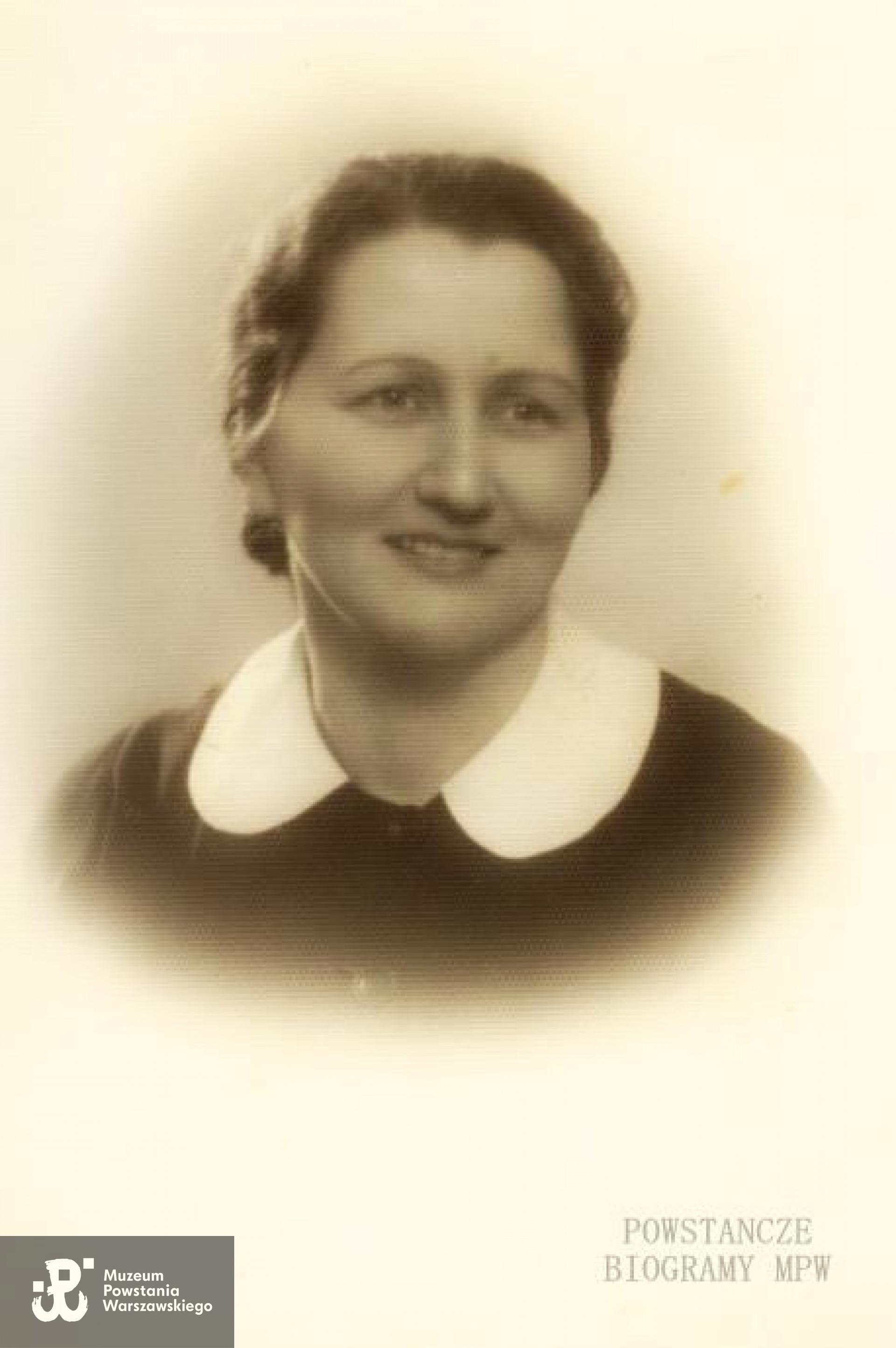 Żona Mieczysława - Teodozja Weiss z d. Zarębska (1899-1971). W czasie Powstania na Starym Mieście, następnie : kanały - Śródmieście. Fot. z archiwum rodzinnego Jana Zucha.
