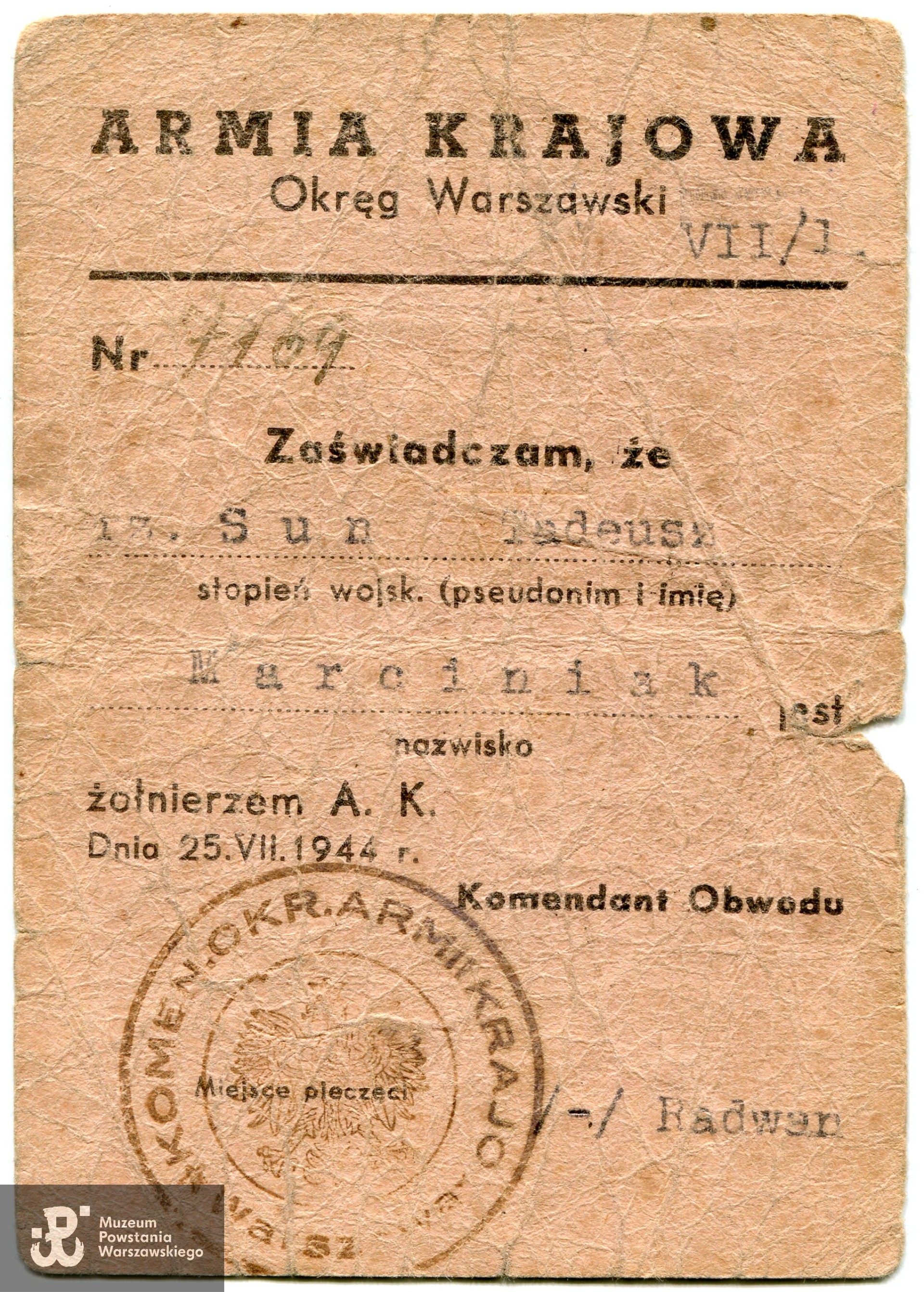 Legitymacja AK Tomasza Tadeusza Marciniaka. Ze zbiorów Muzeum Powstania Warszawskiego, sygn. MPW-A/9603 (P/7971)