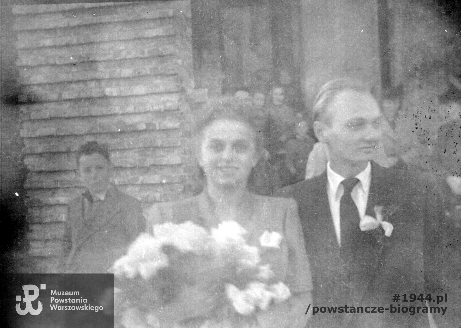 Fotografia przedstawia Jerzego Tadeusza Kaczyńskiego oraz prawdopodobnie siostrę Natalii Nowak-Głażewskiej - Jadwigę. Ze zbiorów Muzeum Powstania Warszawskiego, sygn. P/8963, dar Ireneusza Głażewskiego