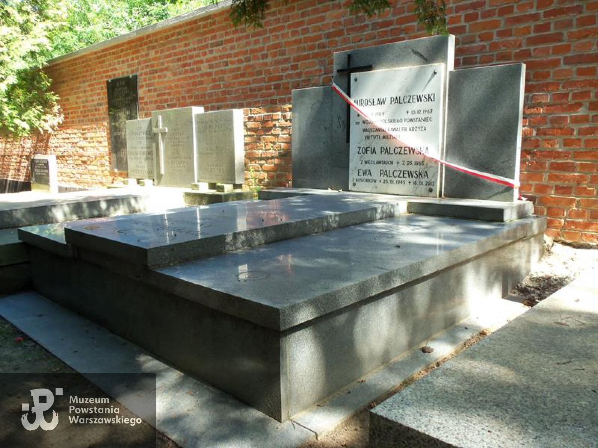 Fot. Warszawskie Zabytkowe Pomniki Nagrobne:  <i>cmentarze.um.warszawa.pl</i>