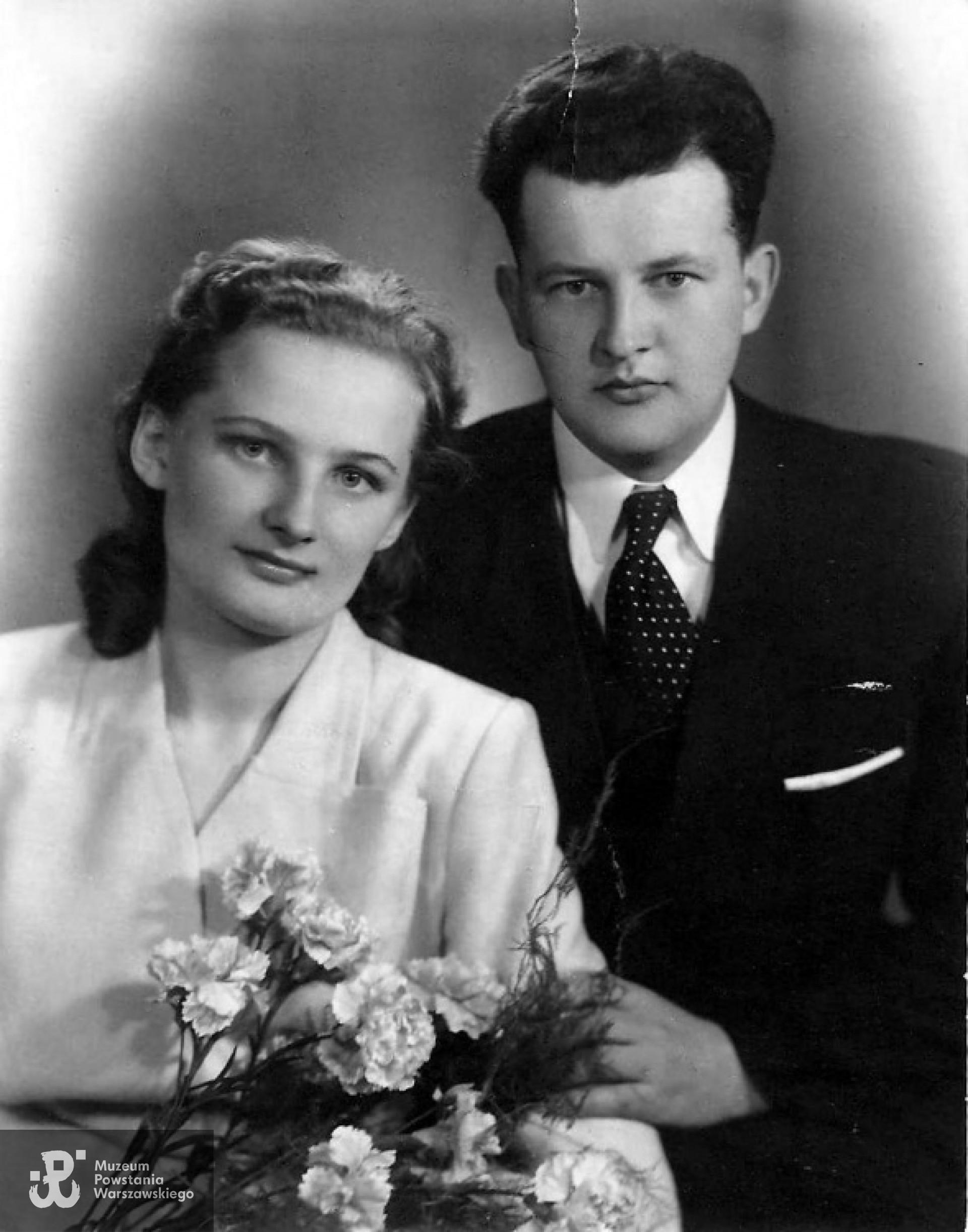 Zdjęcie ślubne Teresy Szuch z Henrykiem Lewtakiem -  żołnierzem ZWZ-AK, więźniem Zamku Lubelskiego, Auschwitz i Mauthausen.