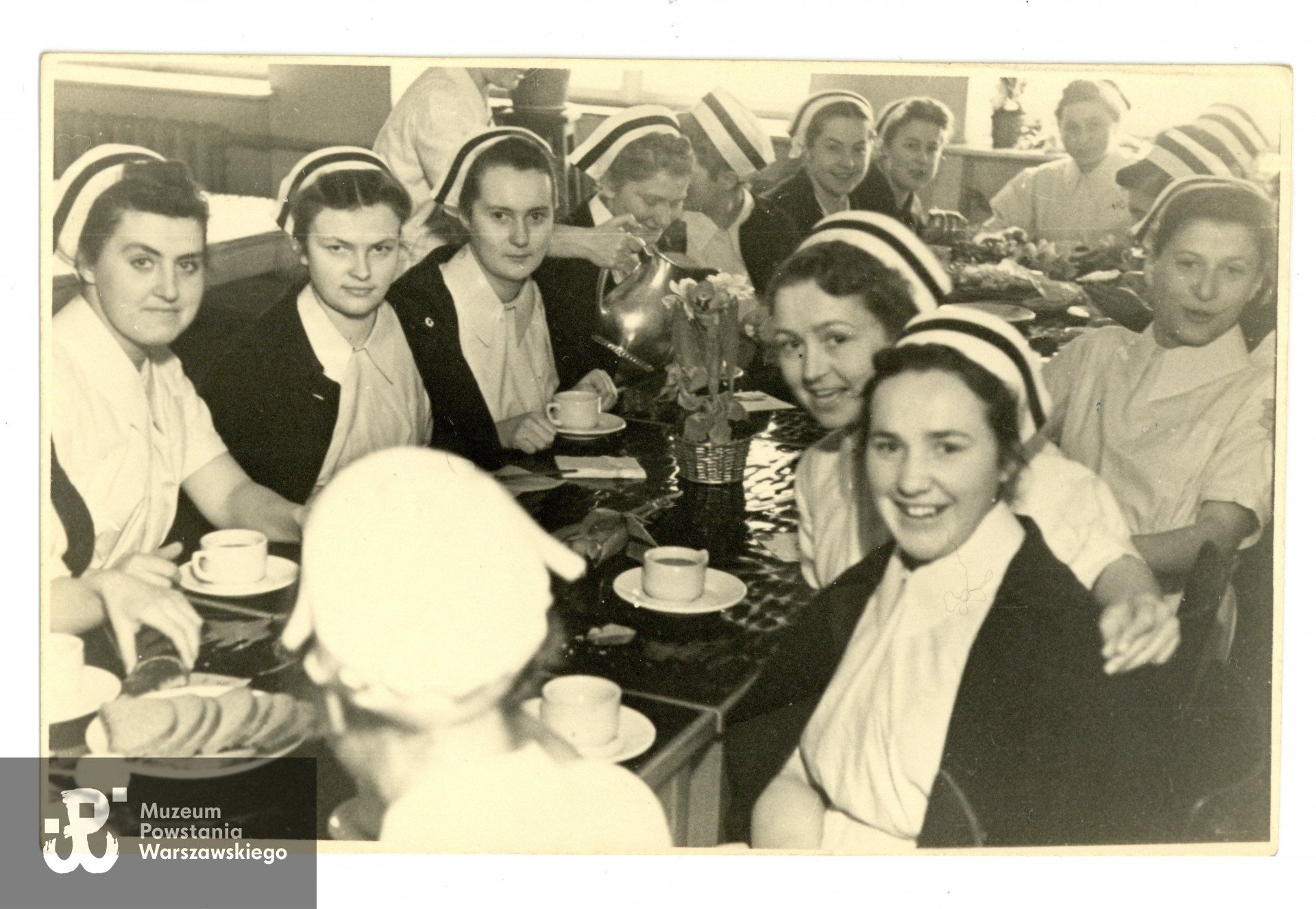 Warszawska Szkoła Pielęgniarstwa. Fot. ze zbiorów rodzinnych, udostępnili p. Jacek Krzysztof Moskwa i p. Stanisław  Piotr Moskwa, synowie. Skany wykonano w Muzeum Powstania Warszawskiego, 03/2024