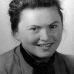 Danuta Jabłońska ok. 1943 r.  Zdjęcie ze zbiorów Marii Kosickiej.