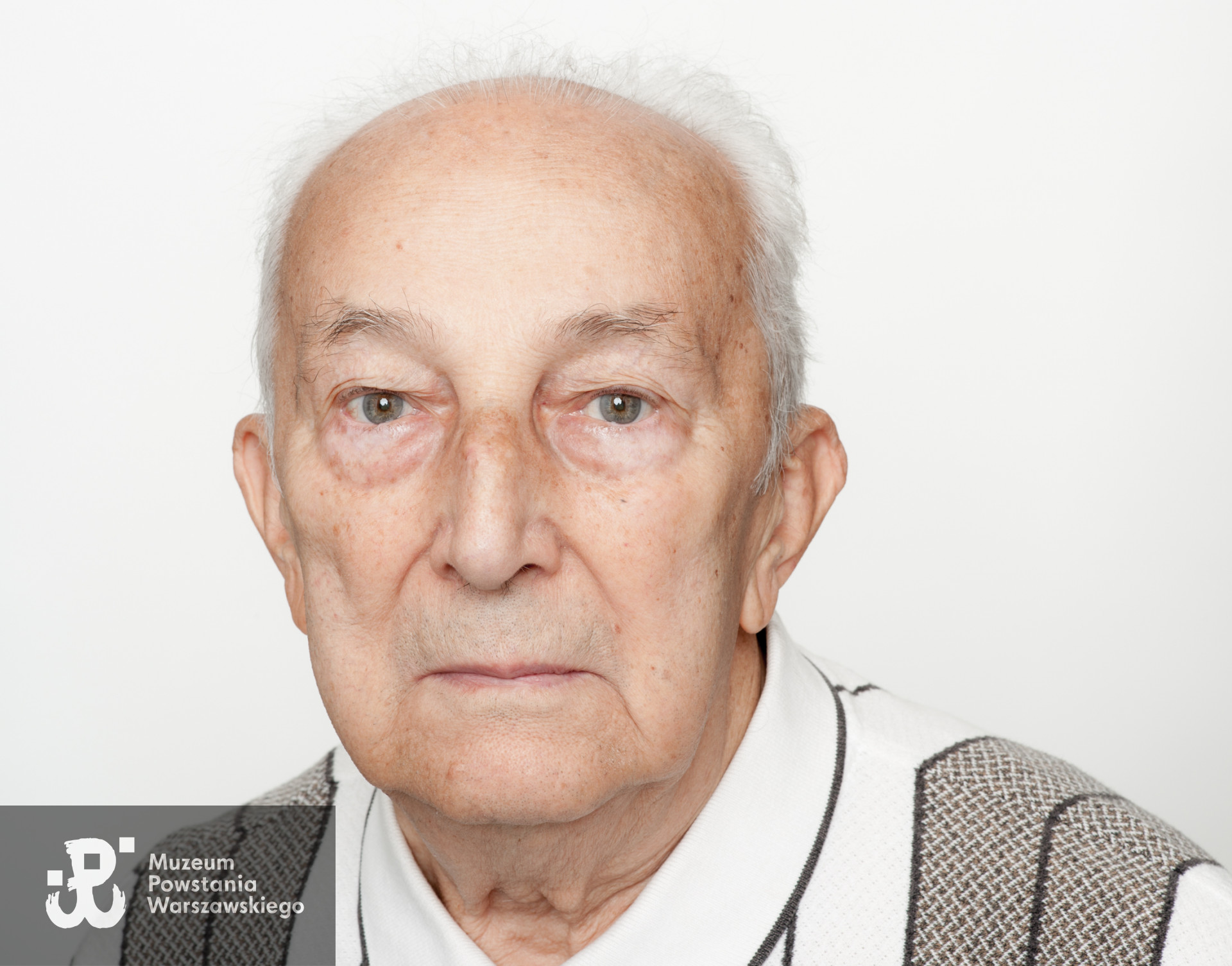 Zdjęcie z serii portretów Powstańców Warszawskich wykonanych w ramach projektu "1944/70/2014" realizowanego przez grupę WWPHOTO dla uczczenia 70. rocznicy wybuchu Powstania Warszawskiego. Muzeum Powstania Warszawskiego, 22.07-04.08 2013.