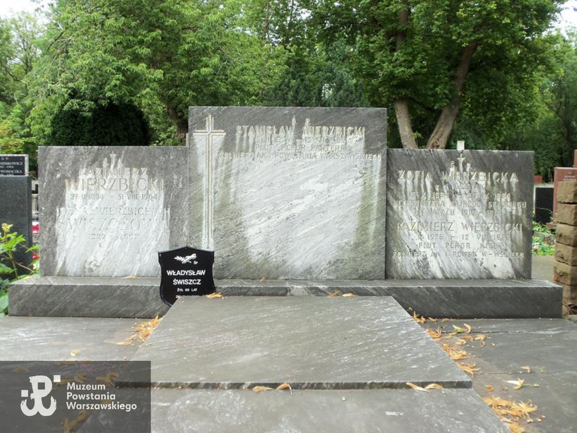 Fot. Warszawskie Zabytkowe Pomniki Nagrobne:  serwis mapowy m. st. Warszawy: <i>cmentarze.um.warszawa.pl</i>