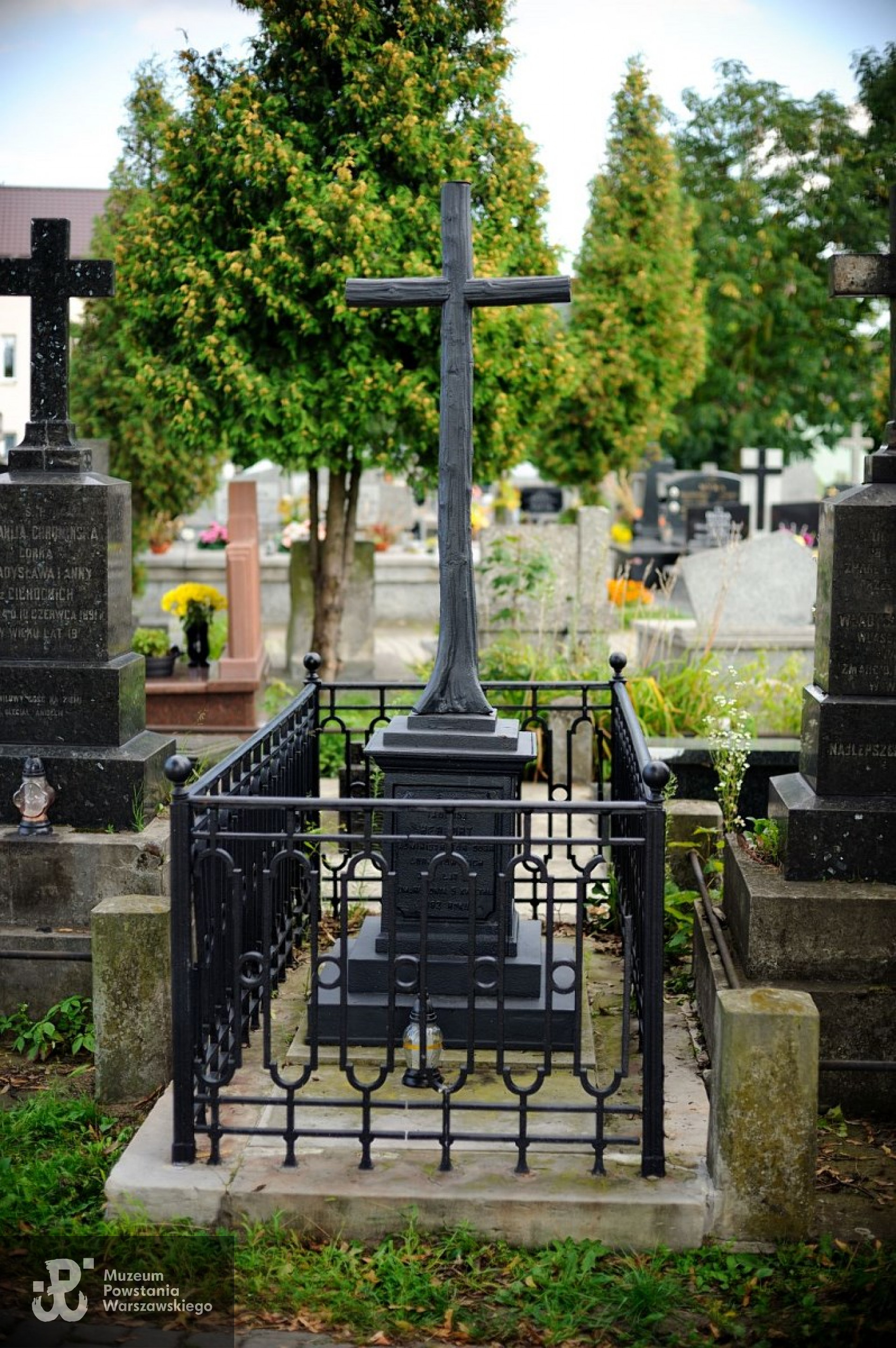 Cmentarz w Lubartowie, mogiła Stefana Werchrackiego, ojca Ryszrda, miejsce symbolicznego upamiętnienia Powstańca. Fot. domena publiczna