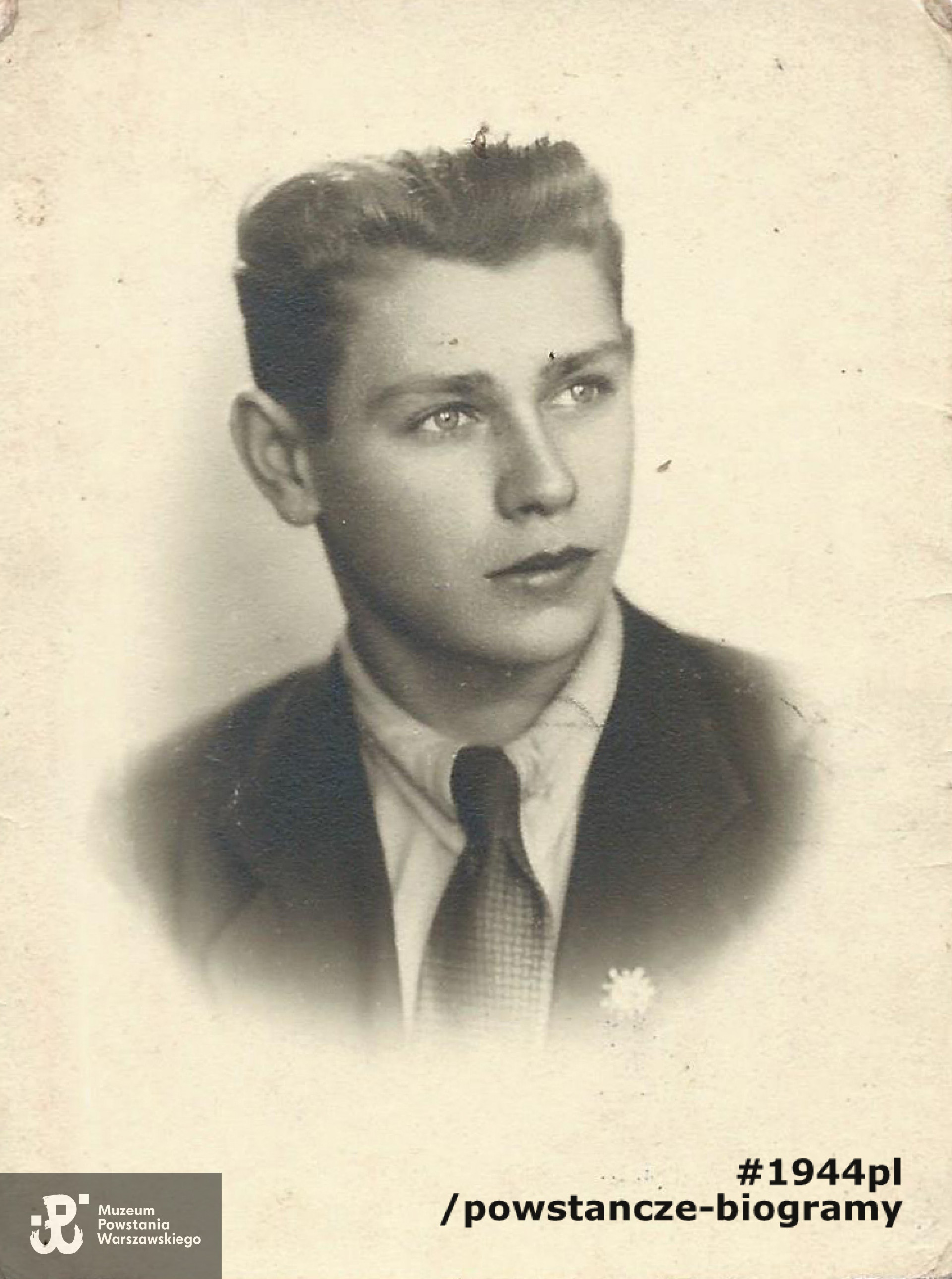 Tadeusz Woźniak "Andrzej" - fotografia portretowa z 1943 roku. Fot. z archiwum rodzinnego p. Adama Woźniaka, syna Powstańca