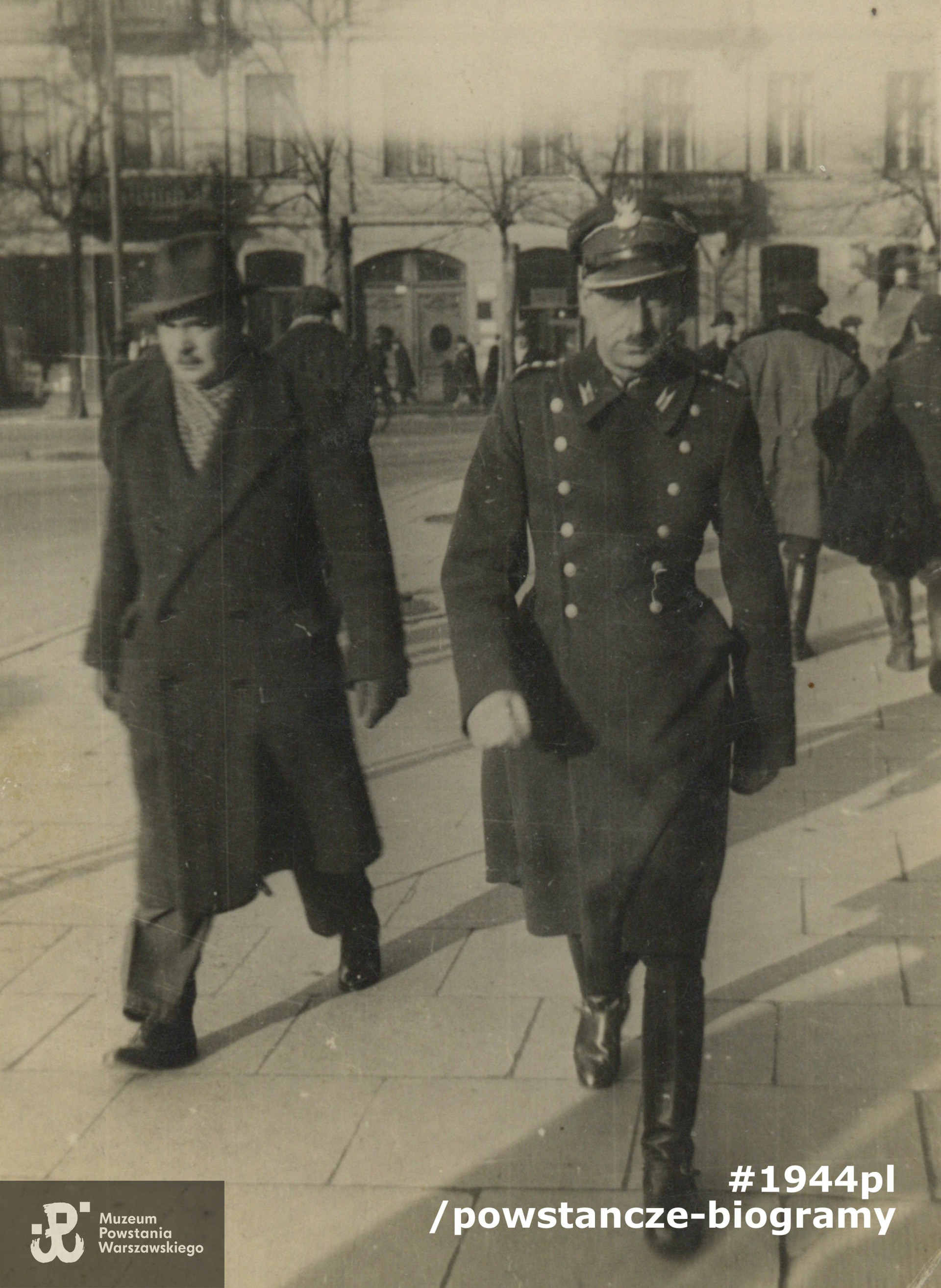 Antoni Ogulewicz  - na zdjęciu z prawej. Fot. ze zbiorów rodzinnych udostępniona przez p. Ryszarda Pijarczyka.