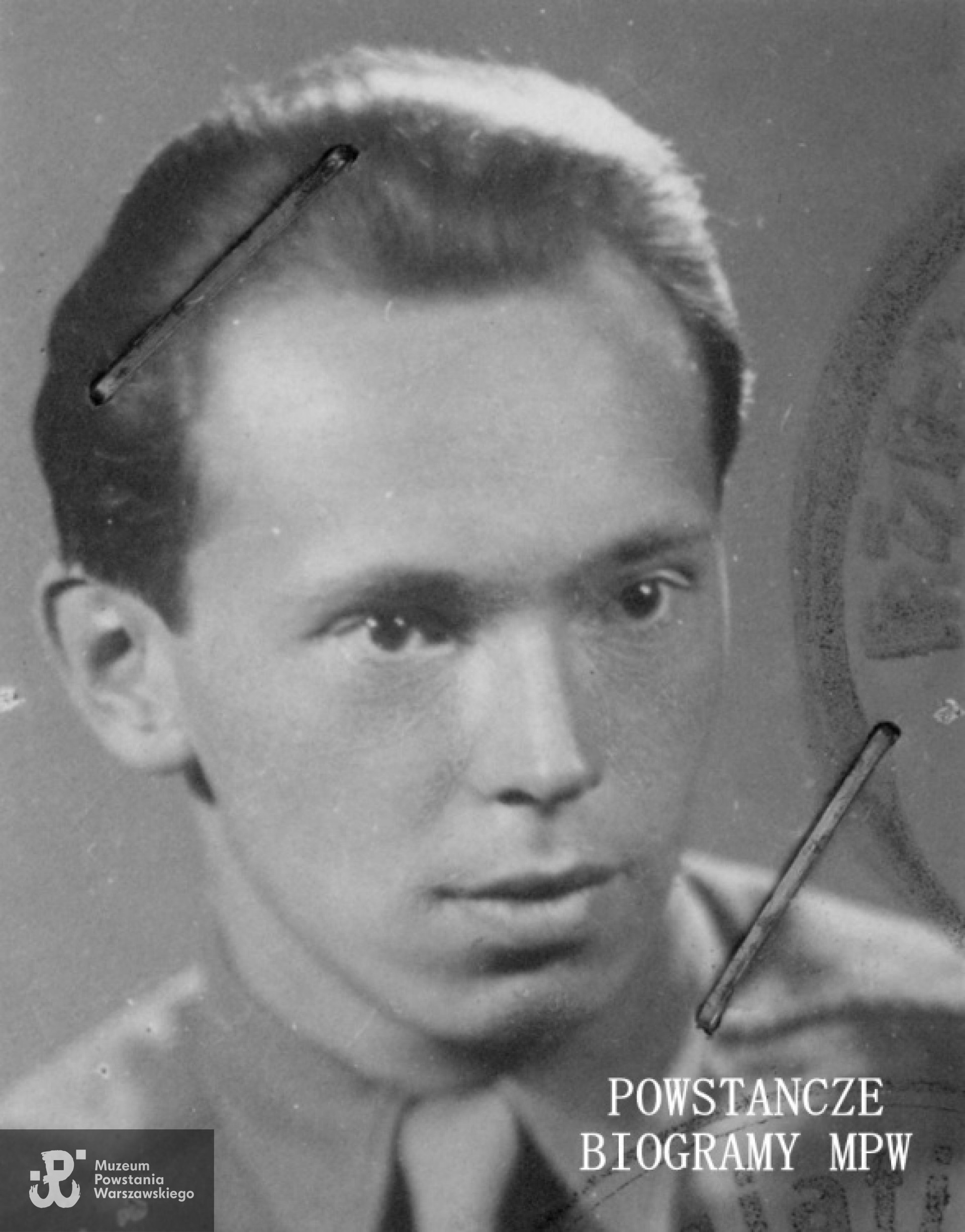 Tadeusz Stefan Wojnarowicz. Fotografia z dokumentów z 1946 roku. Ze zbiorów Muzeum Powstania Warszawskiego, sygn. P/7629