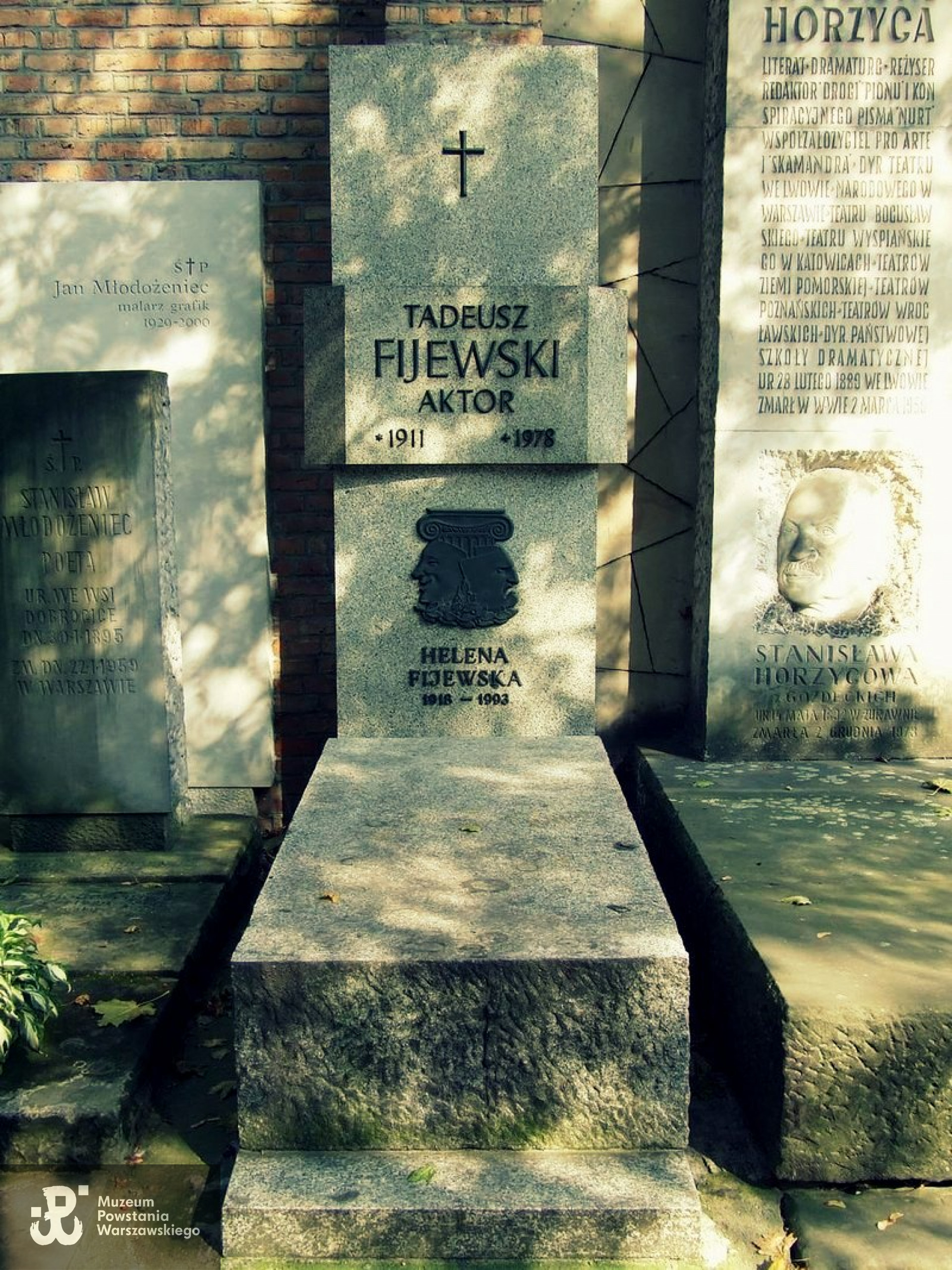 Mogiła Tadeusza Fijewskiego na Cmentarzu Powązkowskim w Warszawie (Stare Powązki)