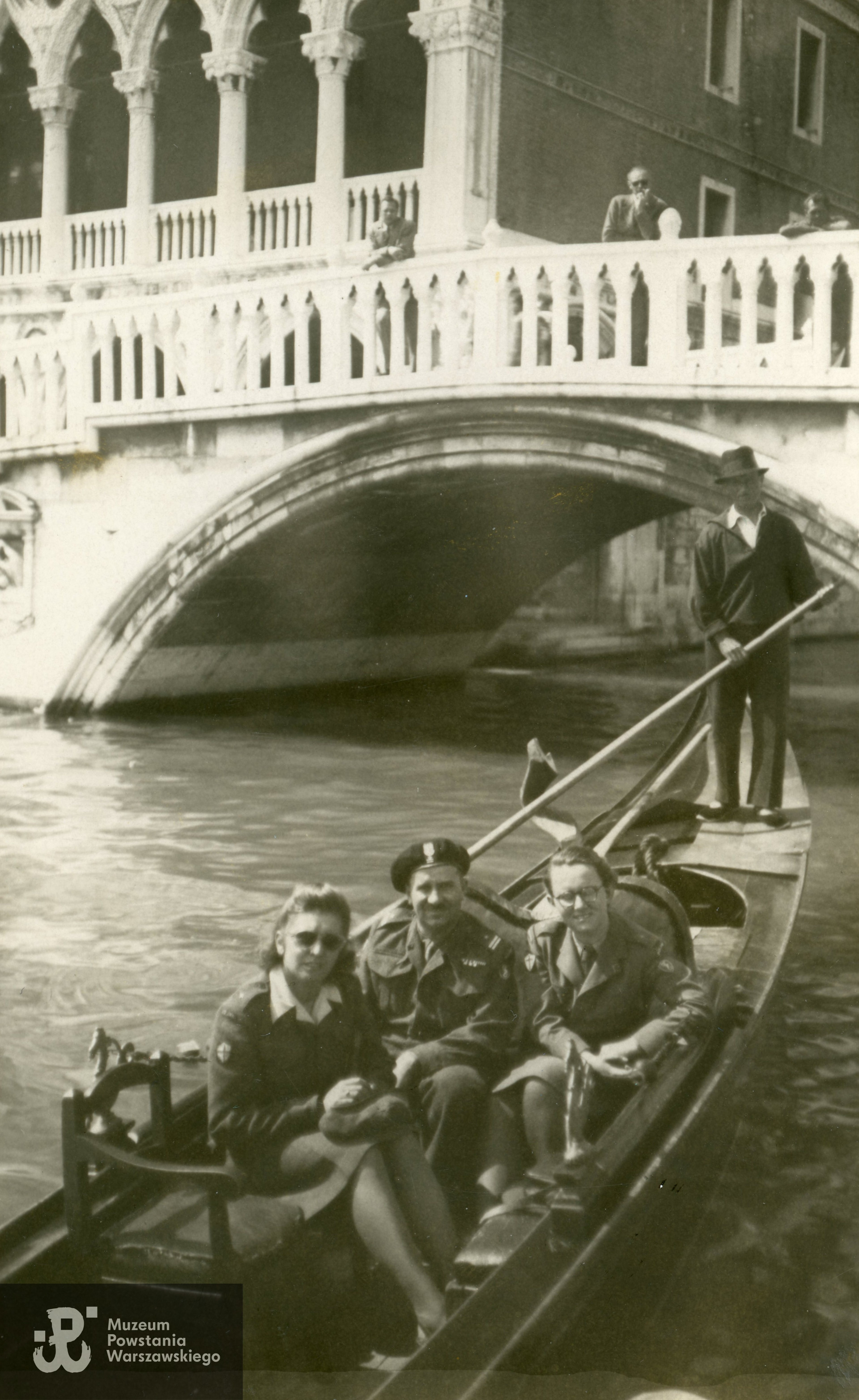  Wenecja, 4 maja 1946. Jadwiga po prawej. Fot. ze zbiorów rodzinnych, skan udostępnił p. Tadeusz Dippel