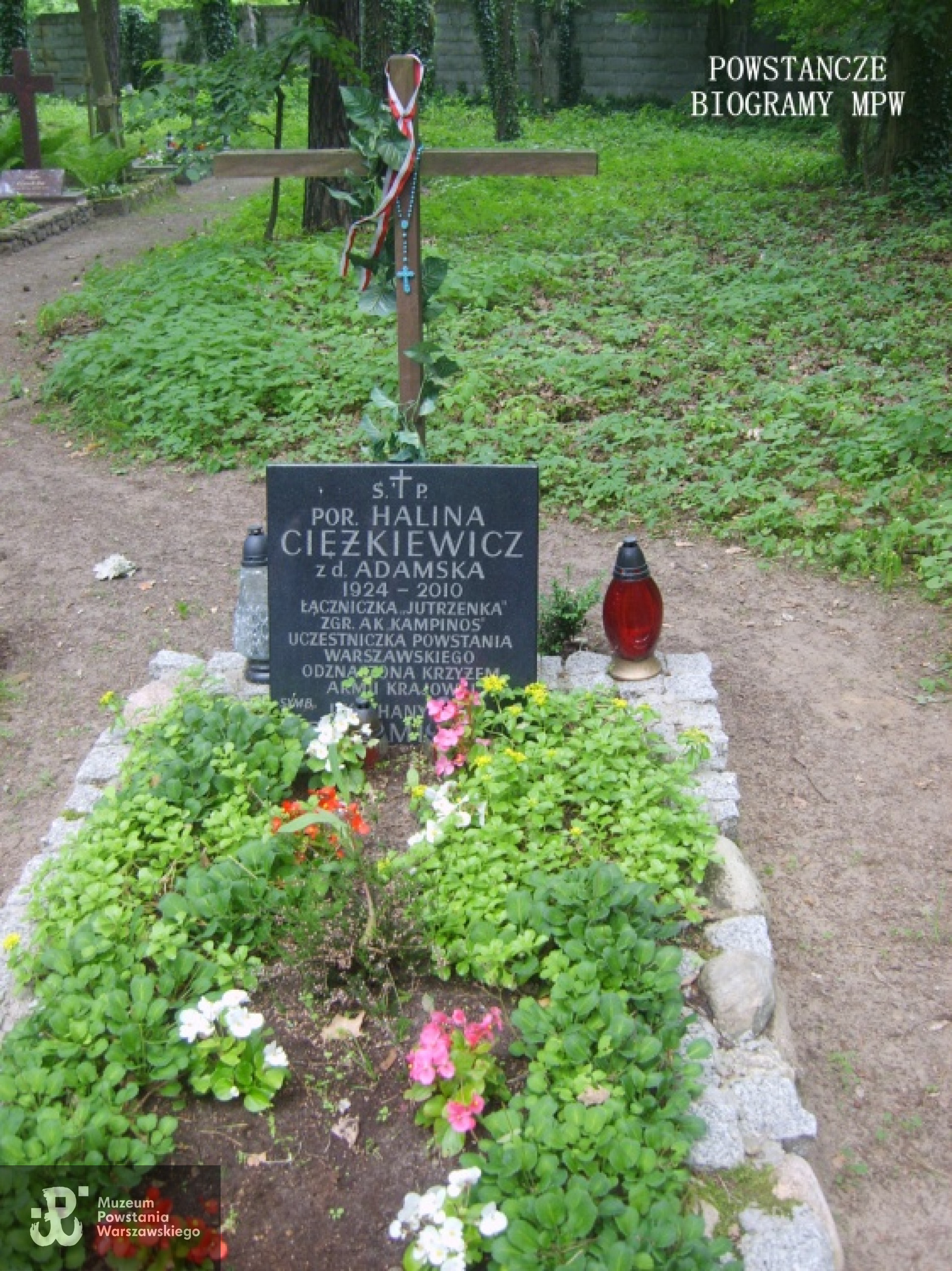 Mogiła por. Haliny Adamskiej po mężu Ciężkiewicz na cmentarzu w podwarszawskich Laskach. Fot. Mariusz Skroński