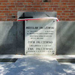 Fot. Warszawskie Zabytkowe Pomniki Nagrobne:  <i>cmentarze.um.warszawa.pl</i>