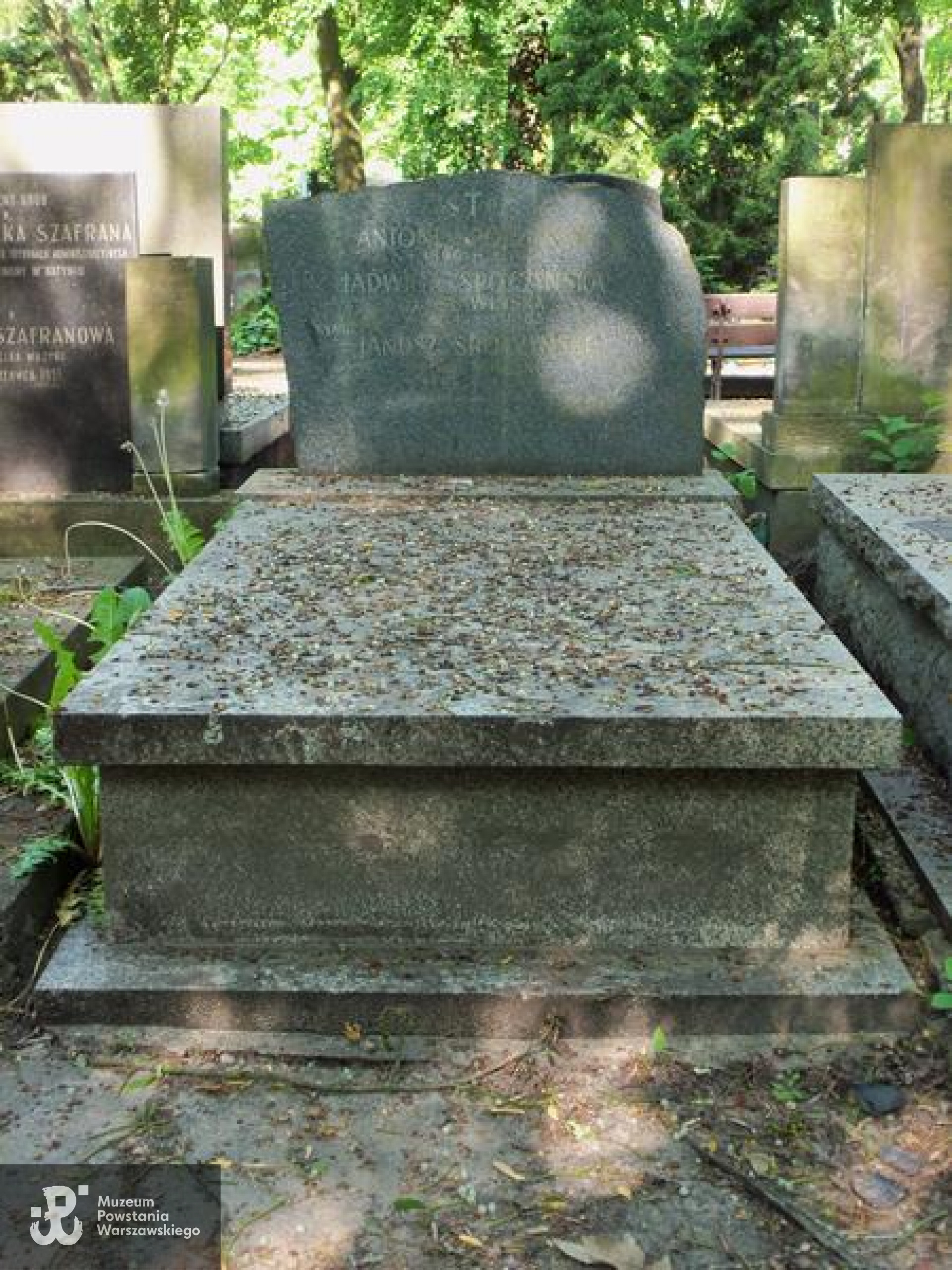 Fot. Warszawskie Zabytkowe Pomniki Nagrobne:  <i>cmentarze.um.warszawa.pl</i>