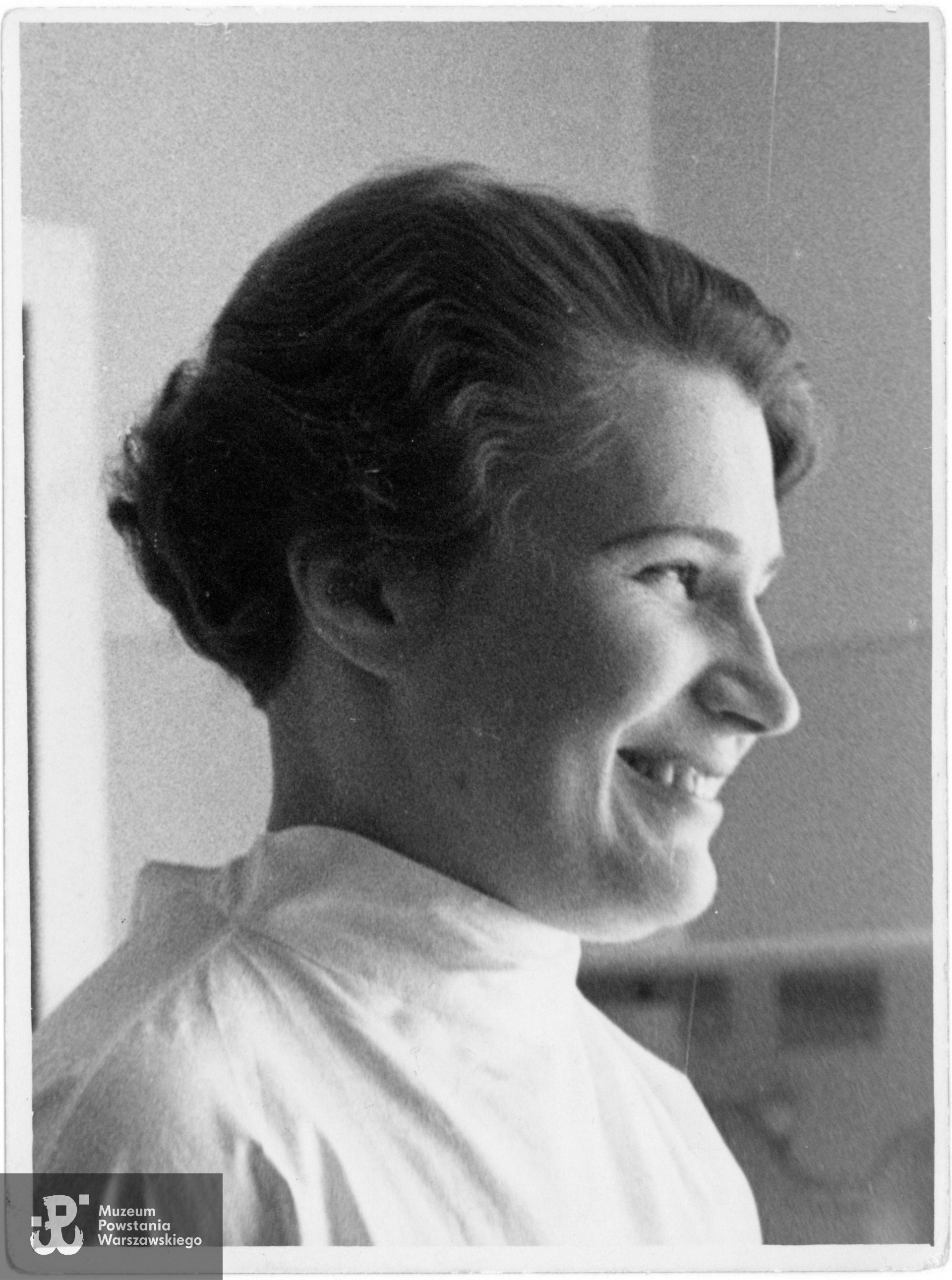 Dr. Konstancja - Irena Konopacka - Semadeni, ok. 1943 r.  Fot. z archiwum rodziny Semadenich, do wykonania kopii udostępnił p. Zbigniew Semadeni.