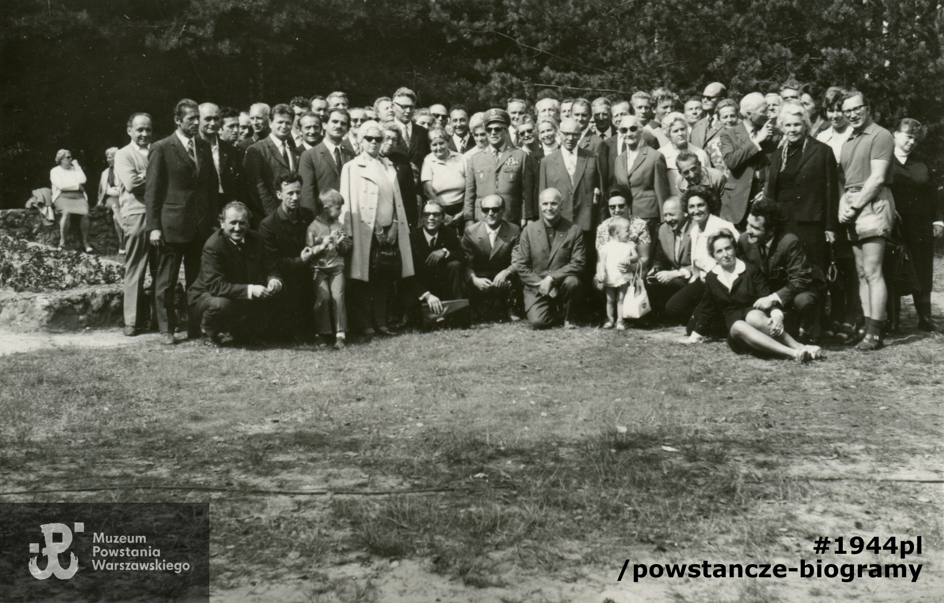 Uroczysko Pociecha 1970 r. Na zdjęciu widoczni m. in.  Jerzy Strzałkowski „Jerzy”, dowódca „Jerzyków”,  Jan Żuchowski „Czarny” oraz  Lech Sedlaczek „Hak”.  Fot. z archiwum rodzinnego p. Lecha Sedlaczka ps. Hak